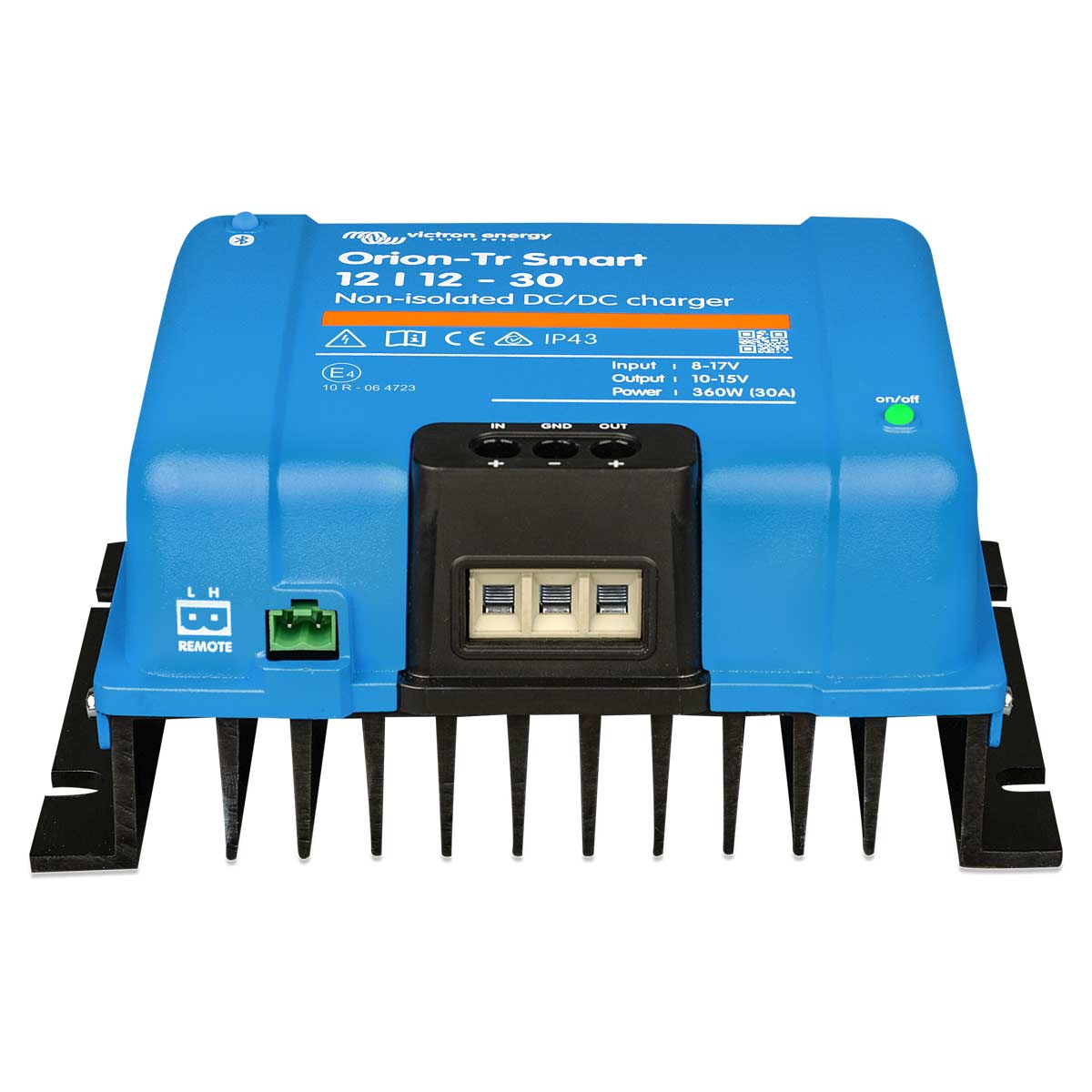 Blauer Victron Orion-Tr Smart DC/DC-Ladegerät mit Kühlrippen und Anschlüssen.