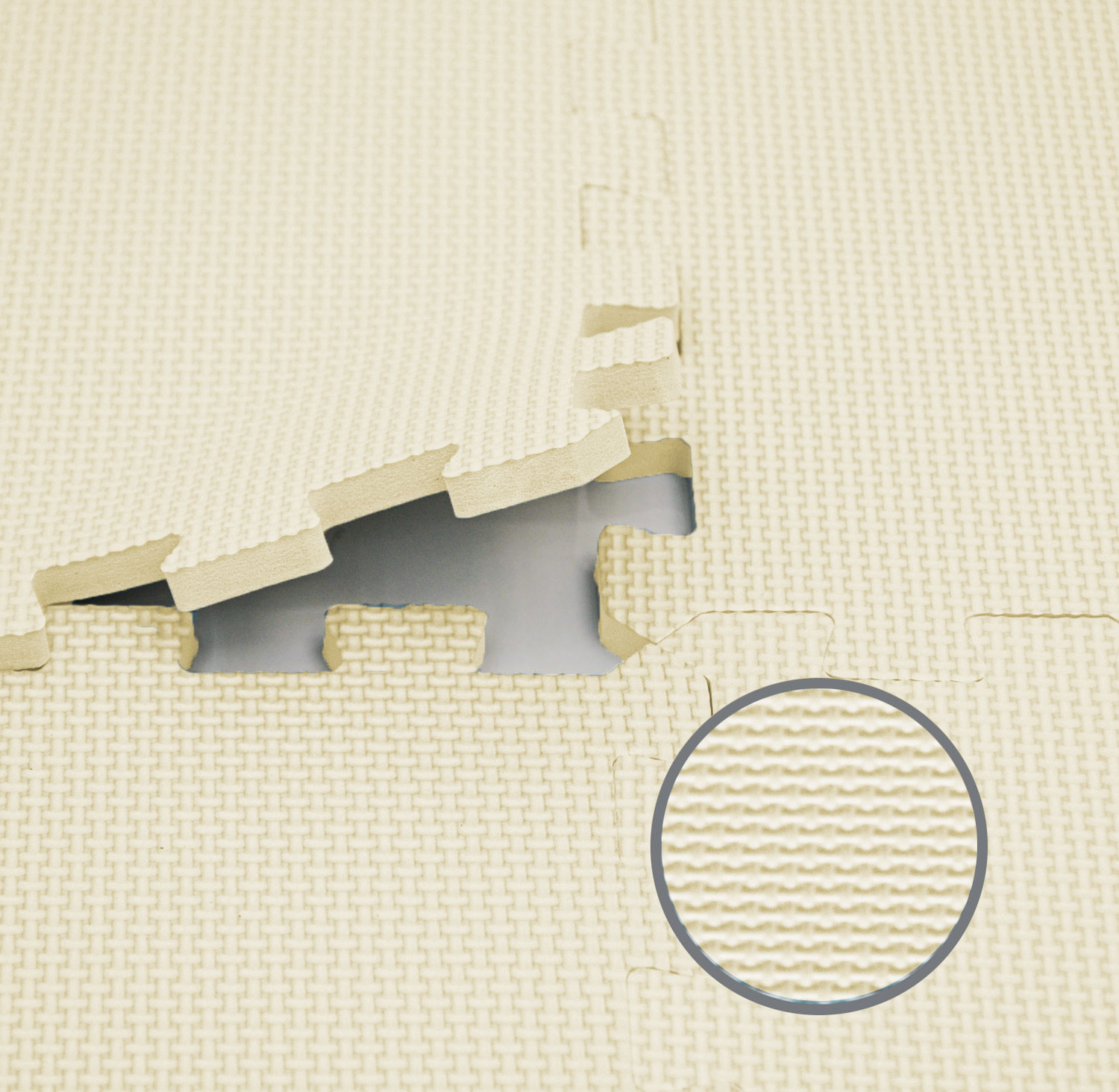 Helle, beige Puzzlematte mit Waffelmuster und einer Nahaufnahme.