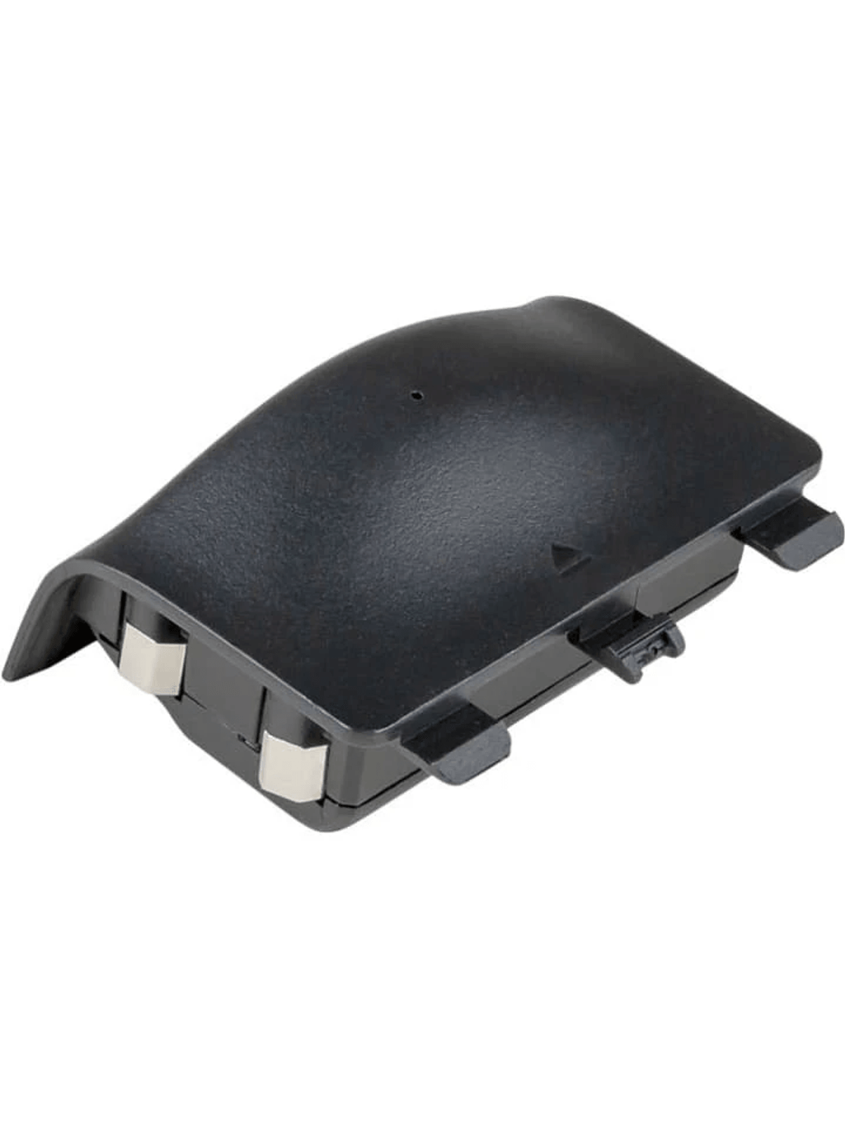 Una tapa de batería negra de plástico para mando de Xbox con contactos plateados.