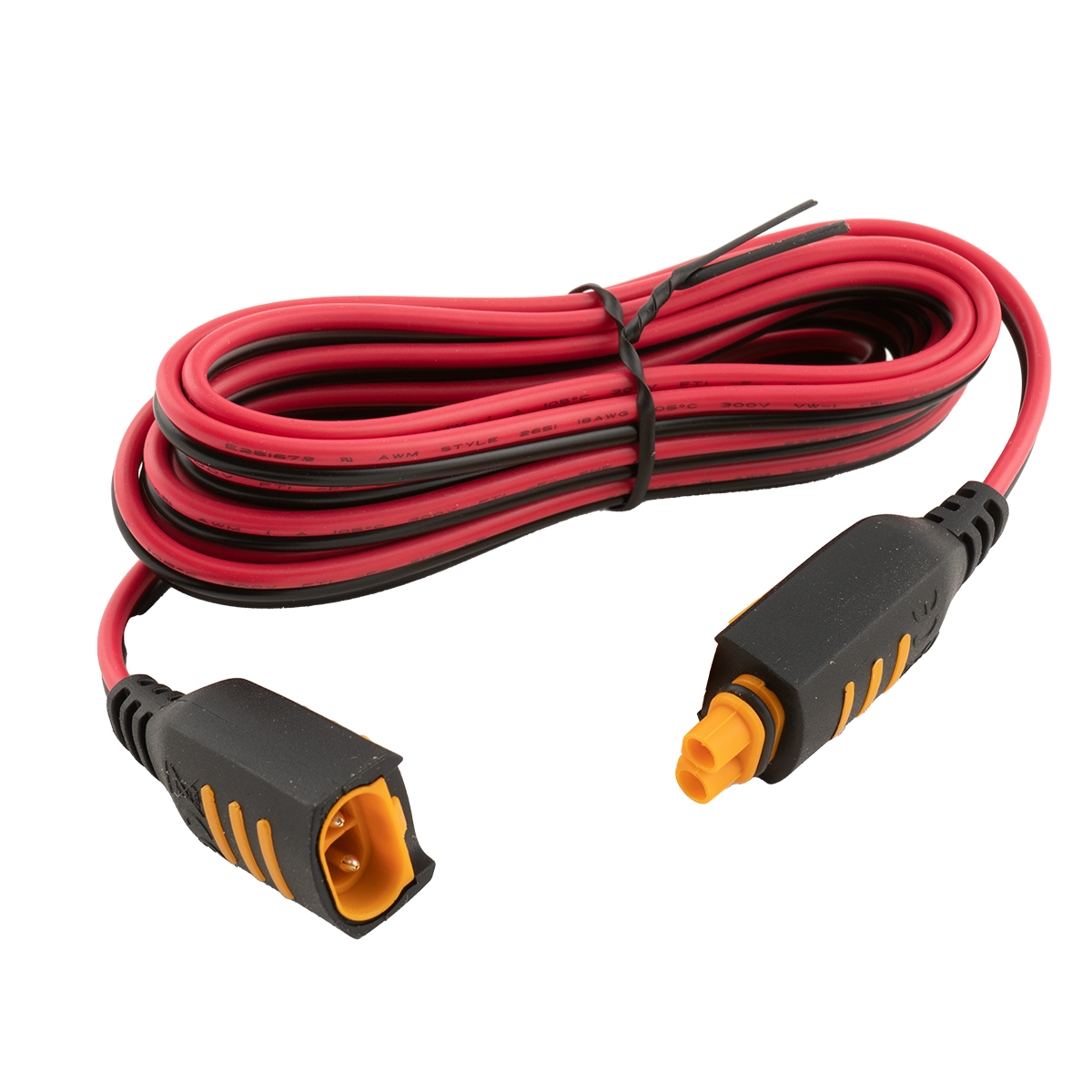 Ein rotes und schwarzes Kabel mit zwei Steckverbindern, auf weißem Hintergrund.