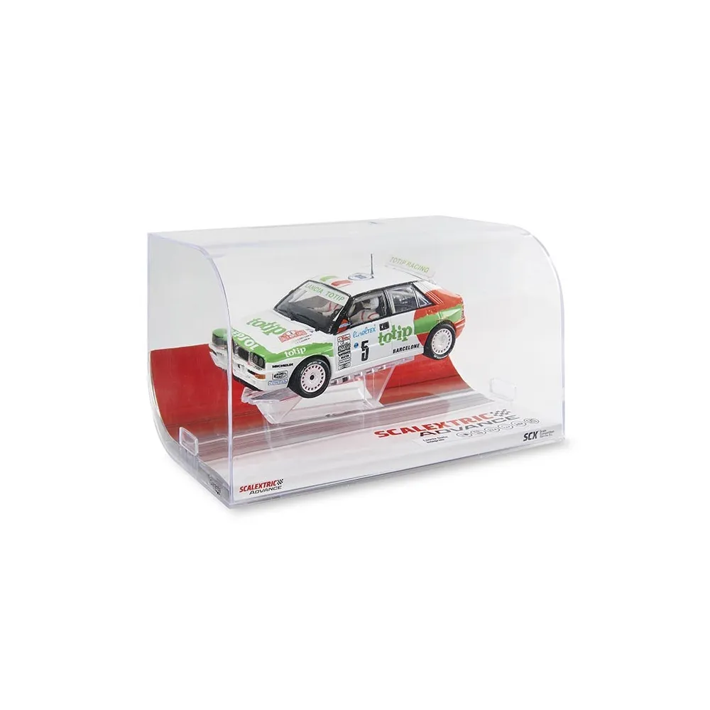 Coche de carreras modelo blanco con detalles verdes y rojos en una caja transparente.
