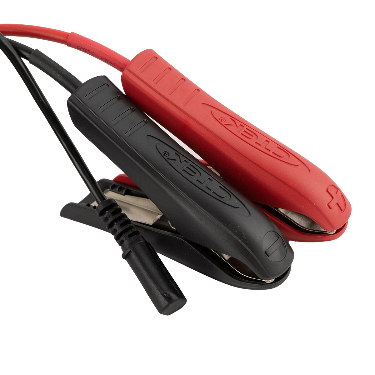 Rote und schwarze Klemmen mit Kabeln, die für eine Batterie verwendet werden.