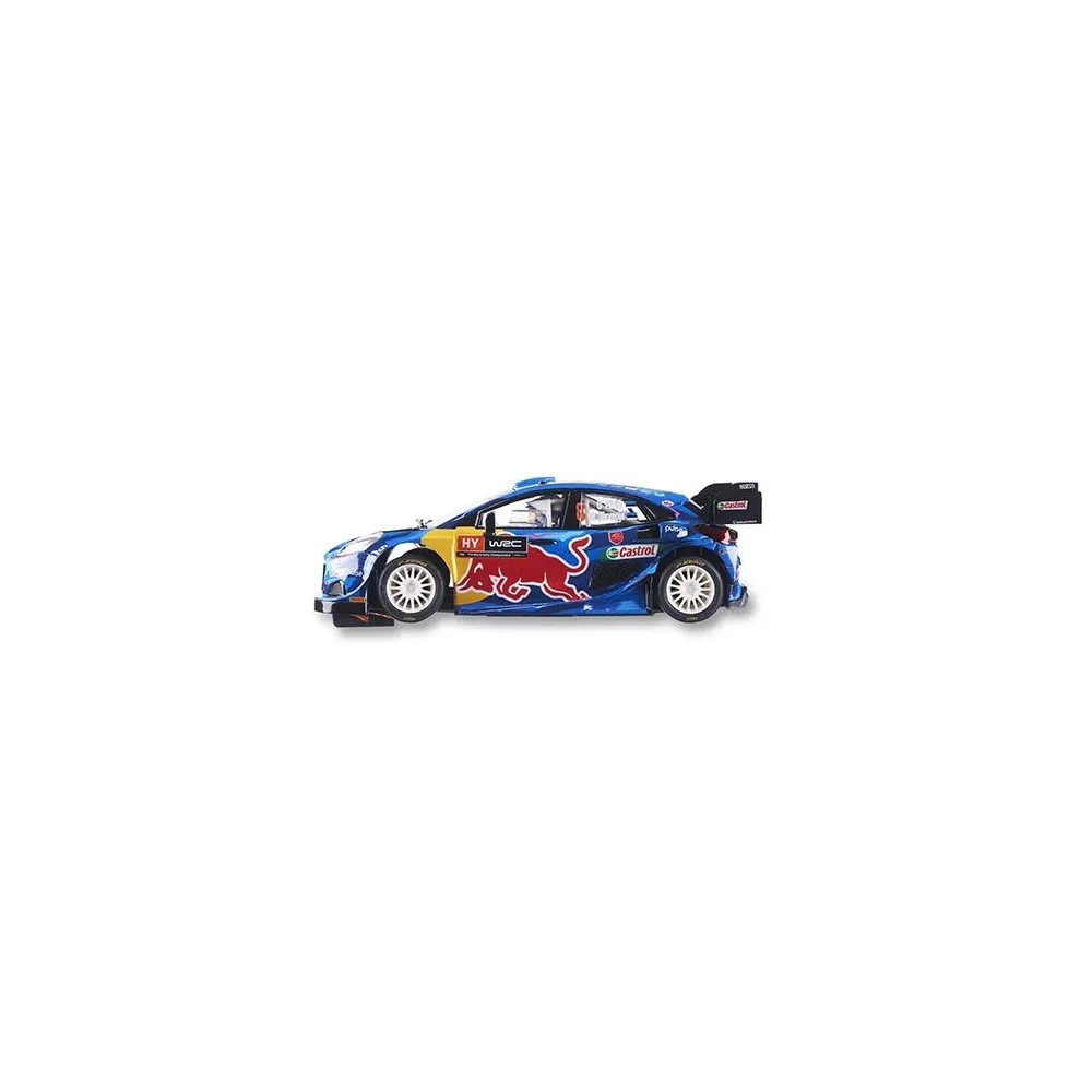 Un coche de rally azul con logo de toro rojo y capó amarillo.