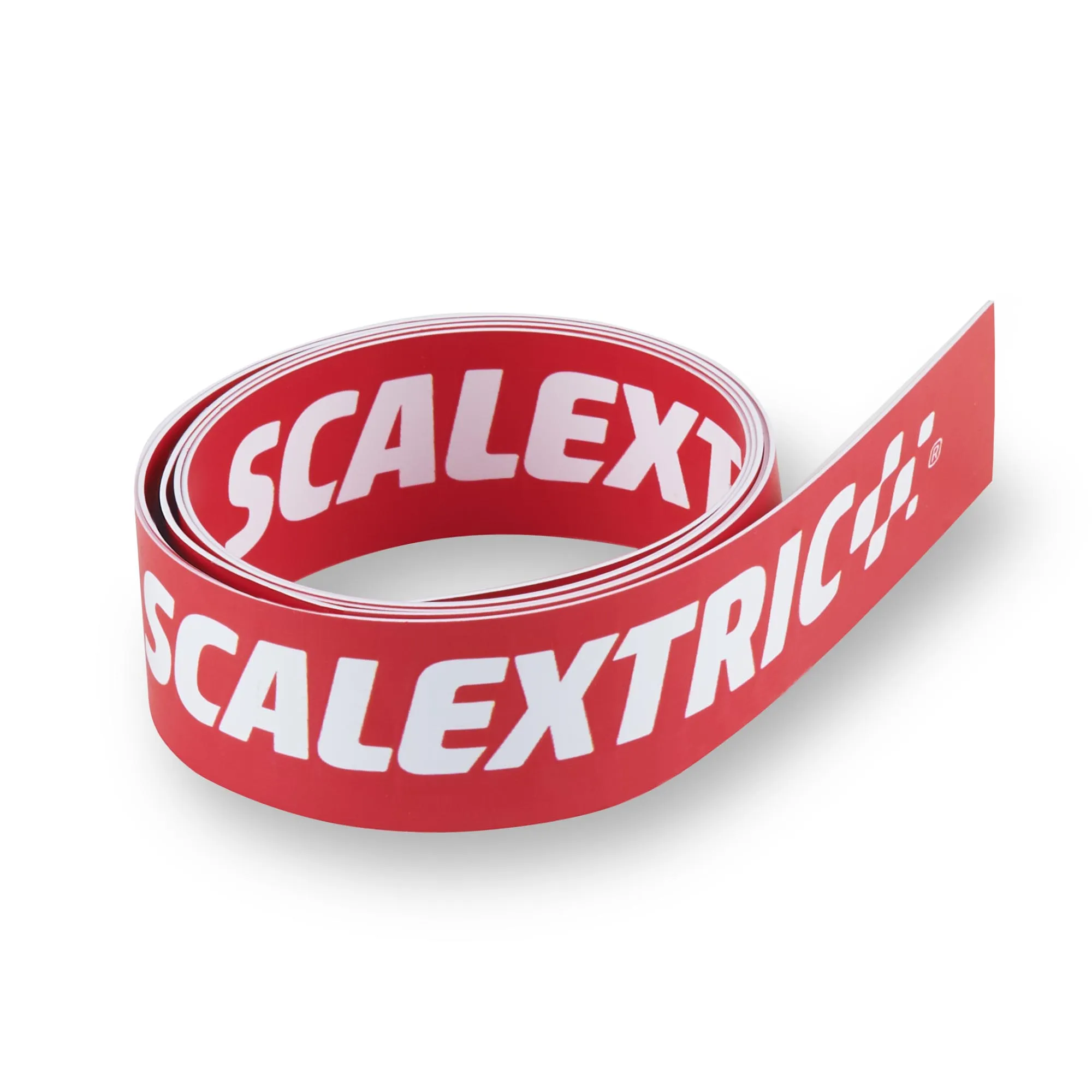 Un rollo de cinta roja Scalextric con letras blancas.