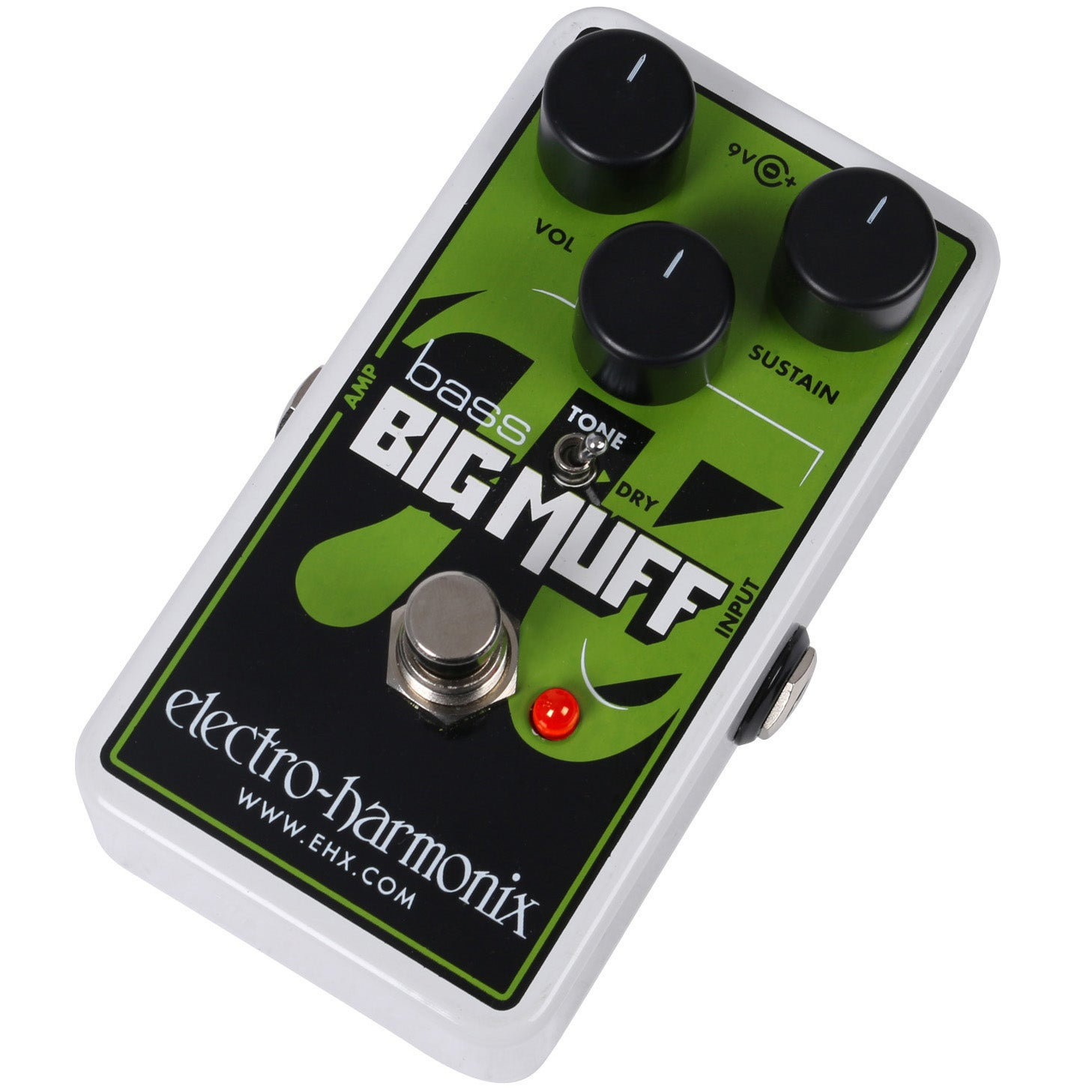 Een groen Bass Big Muff effectpedaal met drie zwarte knoppen en een voetschakelaar.