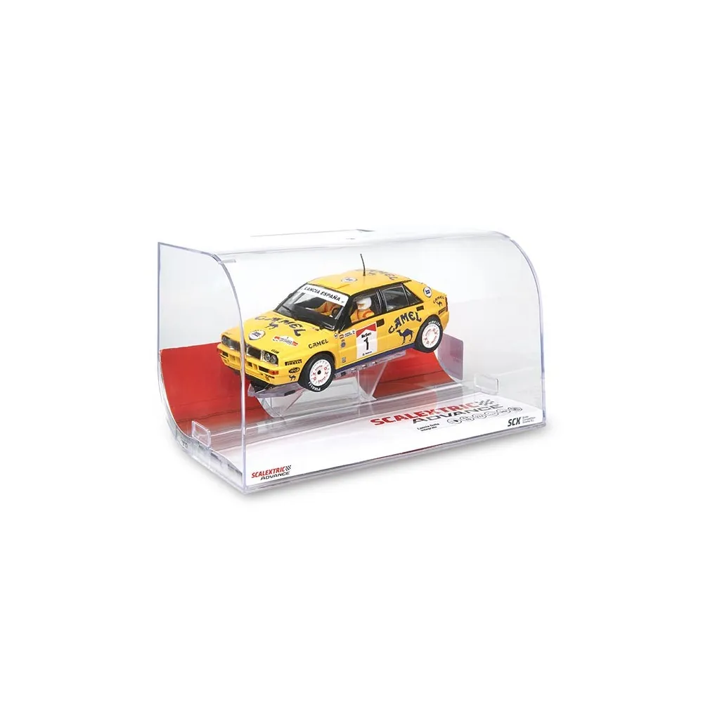 Maqueta de coche de rally amarillo con pegatinas Camel en caja transparente.