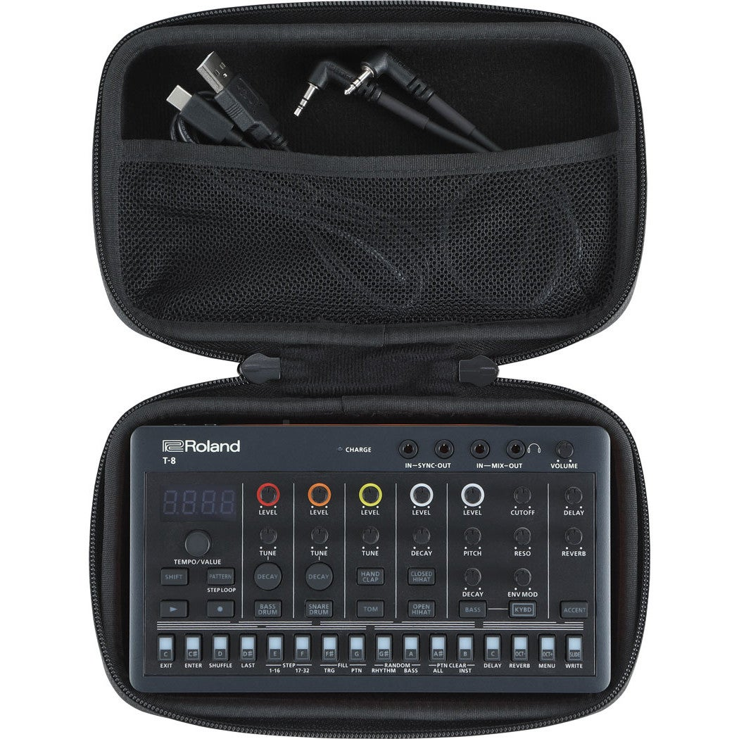 Een Roland T-8 drumcomputer in een koffer met kabels.