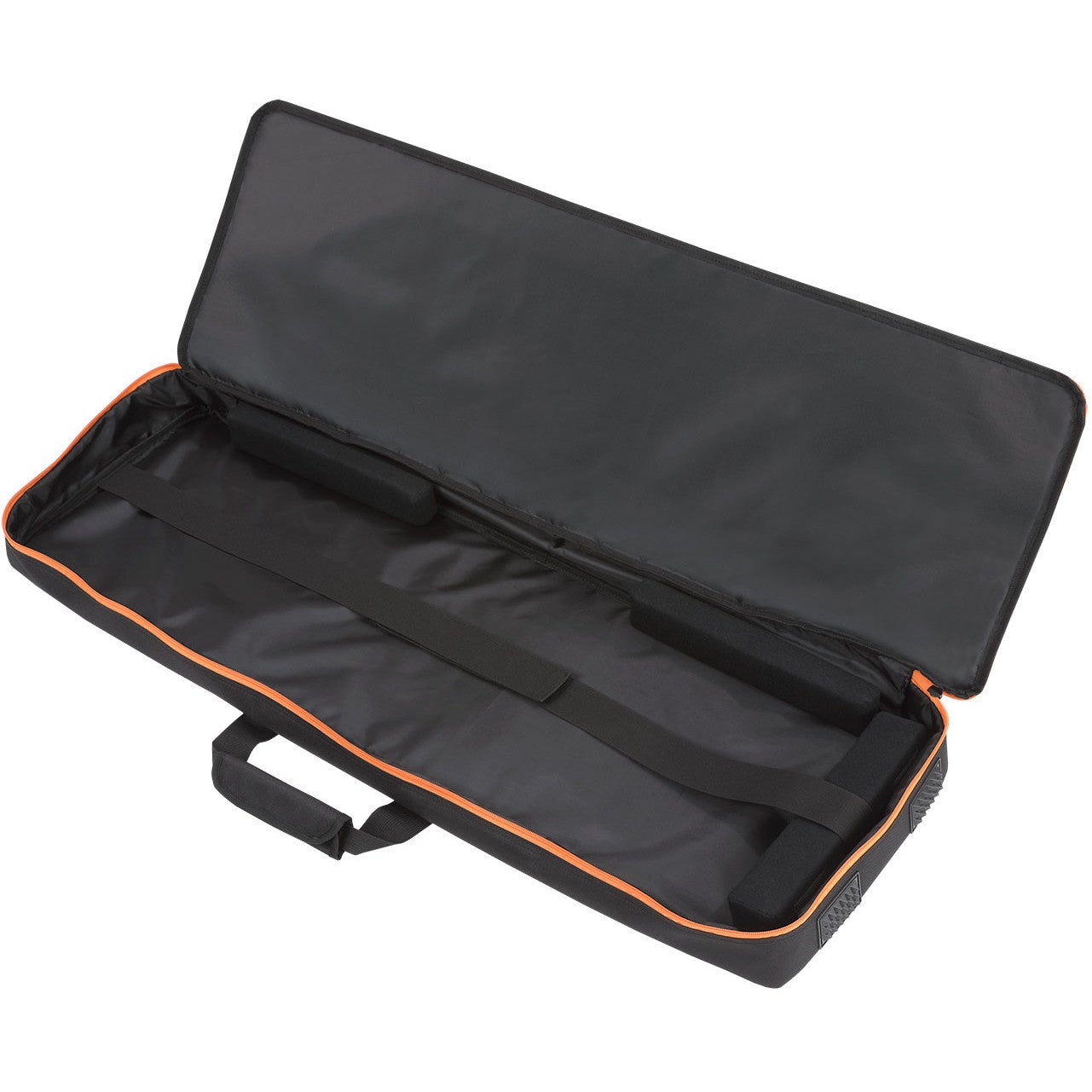 Open zwarte tas met oranje bies, zwarte riemen en schuimvulling.