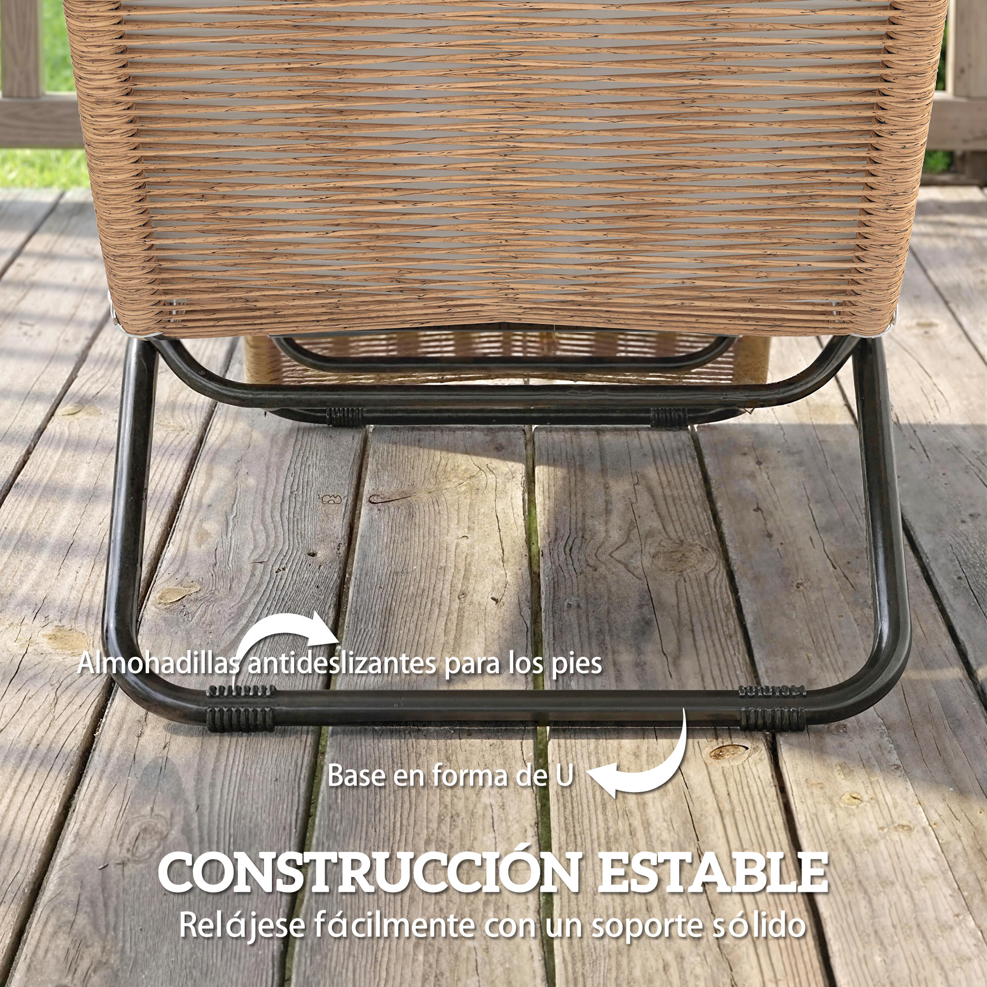 Una silla de mimbre con base en forma de U y pies antideslizantes.