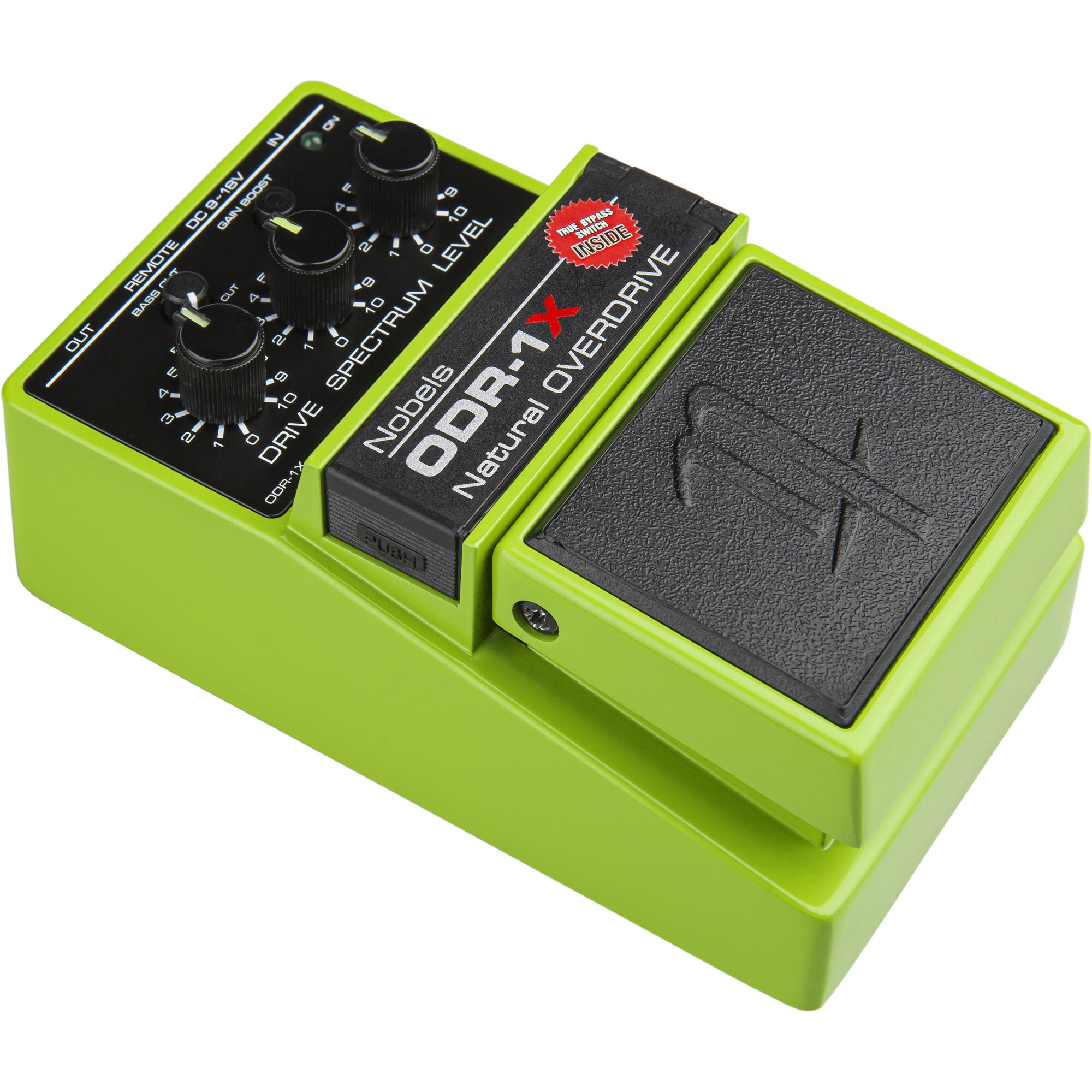 Een felgroen Nobels ODR-1X bas overdrive gitaarpedaal met zwarte knoppen en een zwarte voetschakelaar.