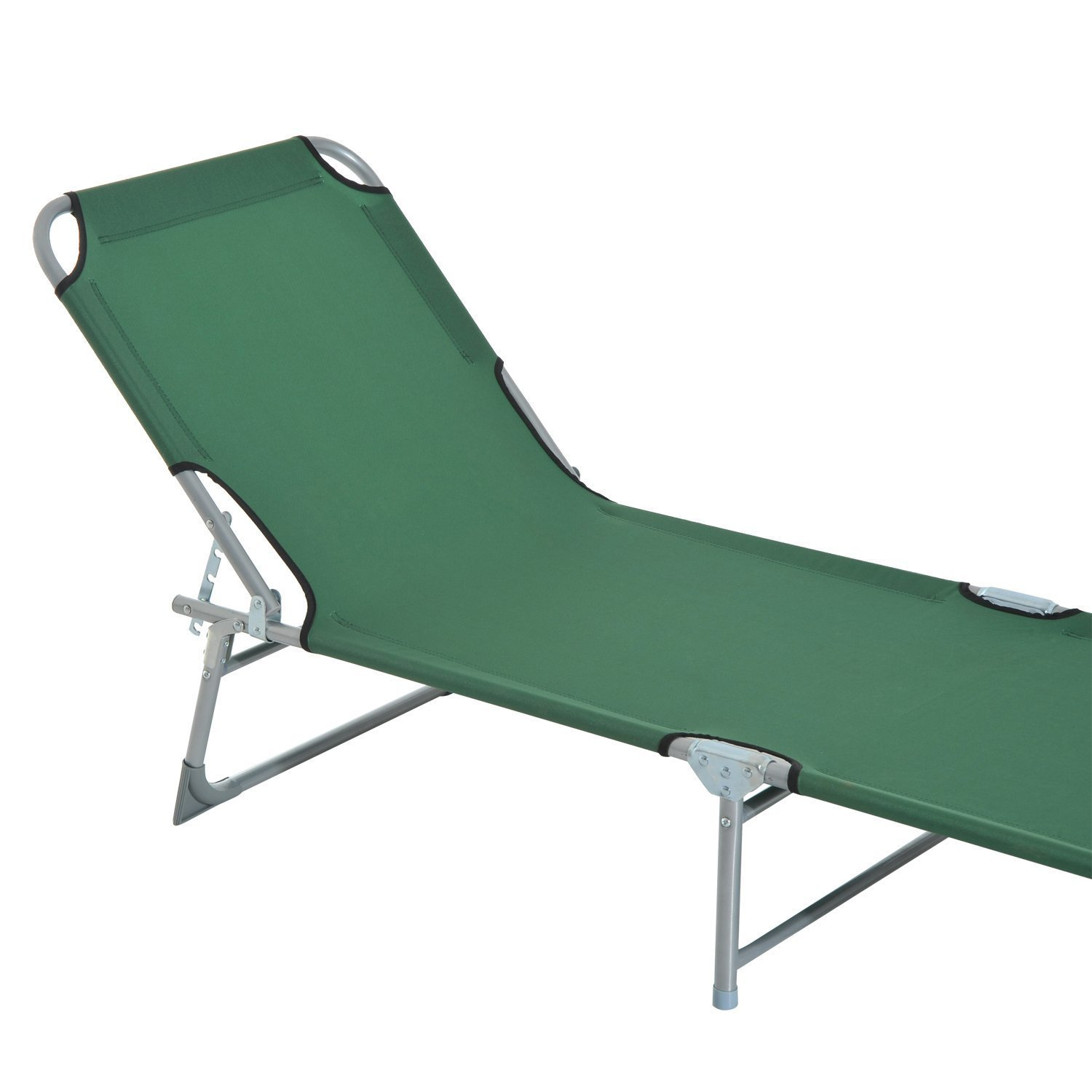 Cama plegable verde con marco de metal plateado sobre fondo blanco.