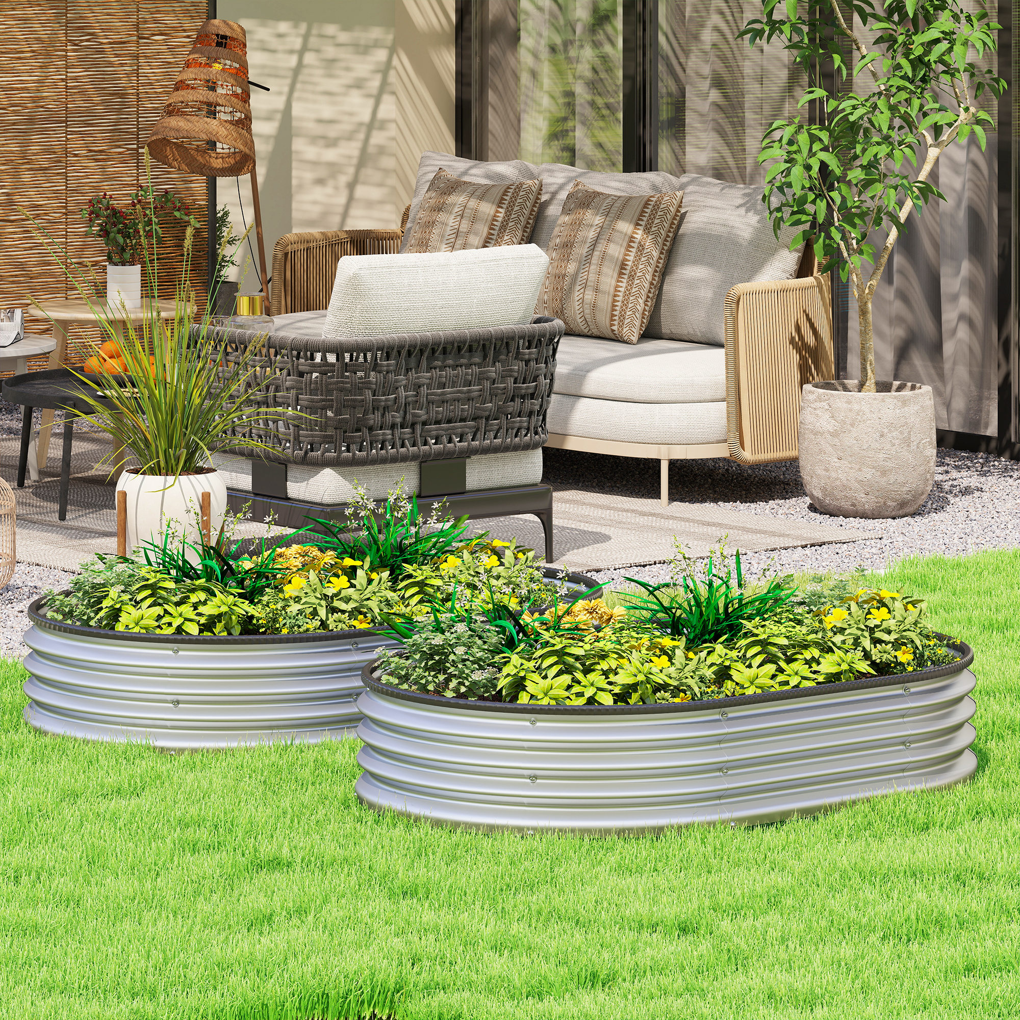 Dos bancales elevados galvanizados con flores y plantas en un césped verde.