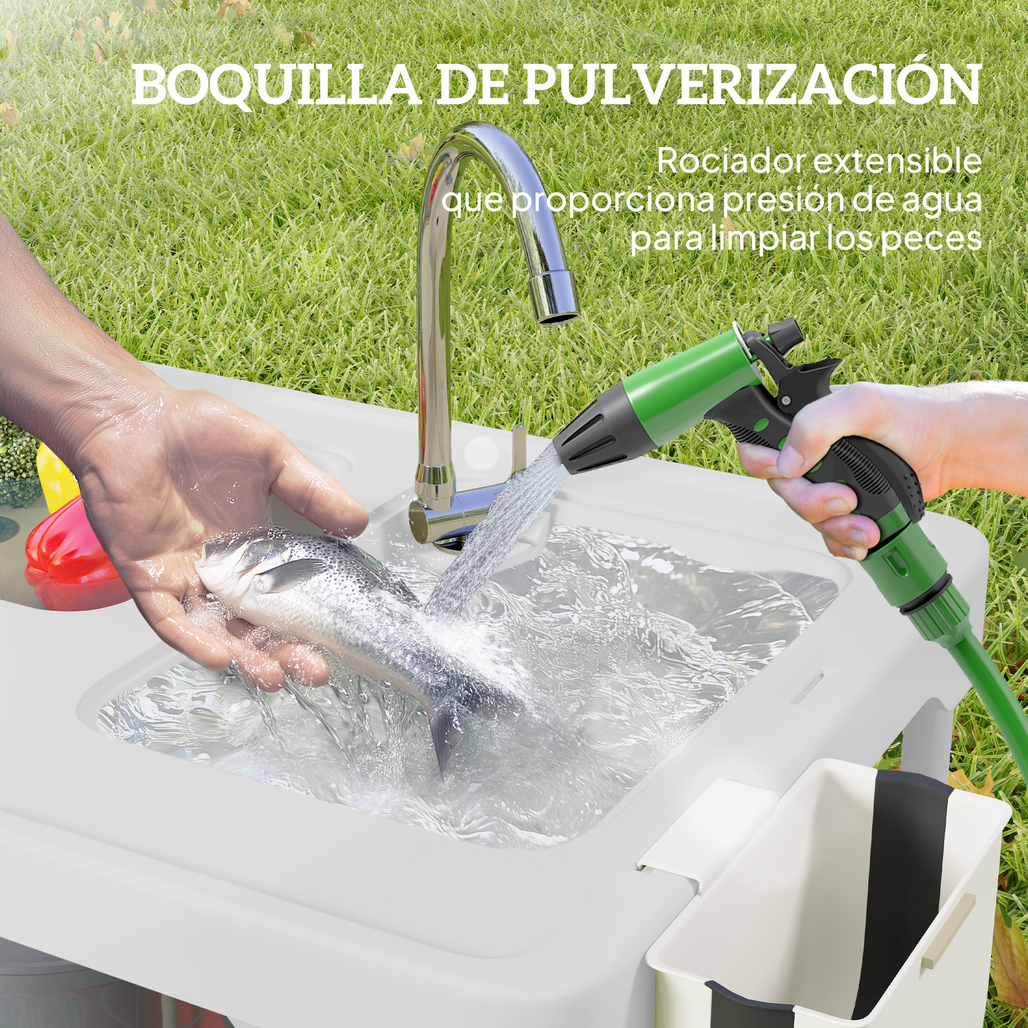 Un pez es lavado en un lavabo blanco bajo un grifo y un rociador verde.