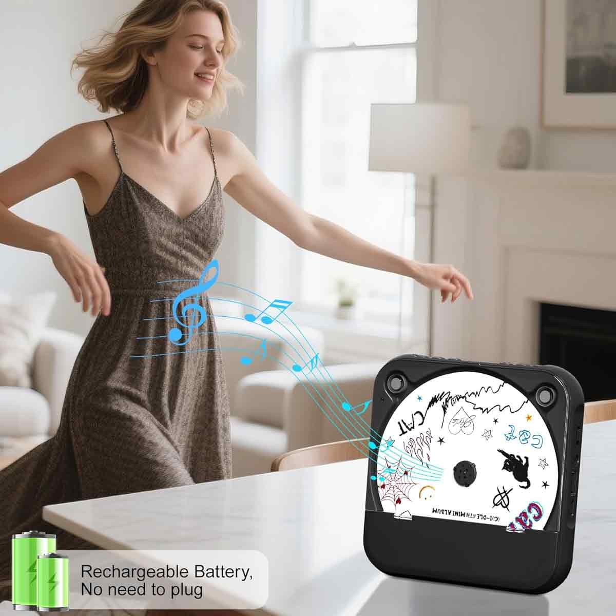 Eine Frau tanzt im Wohnzimmer zu Musik, die von einem CD-Player abgespielt wird.