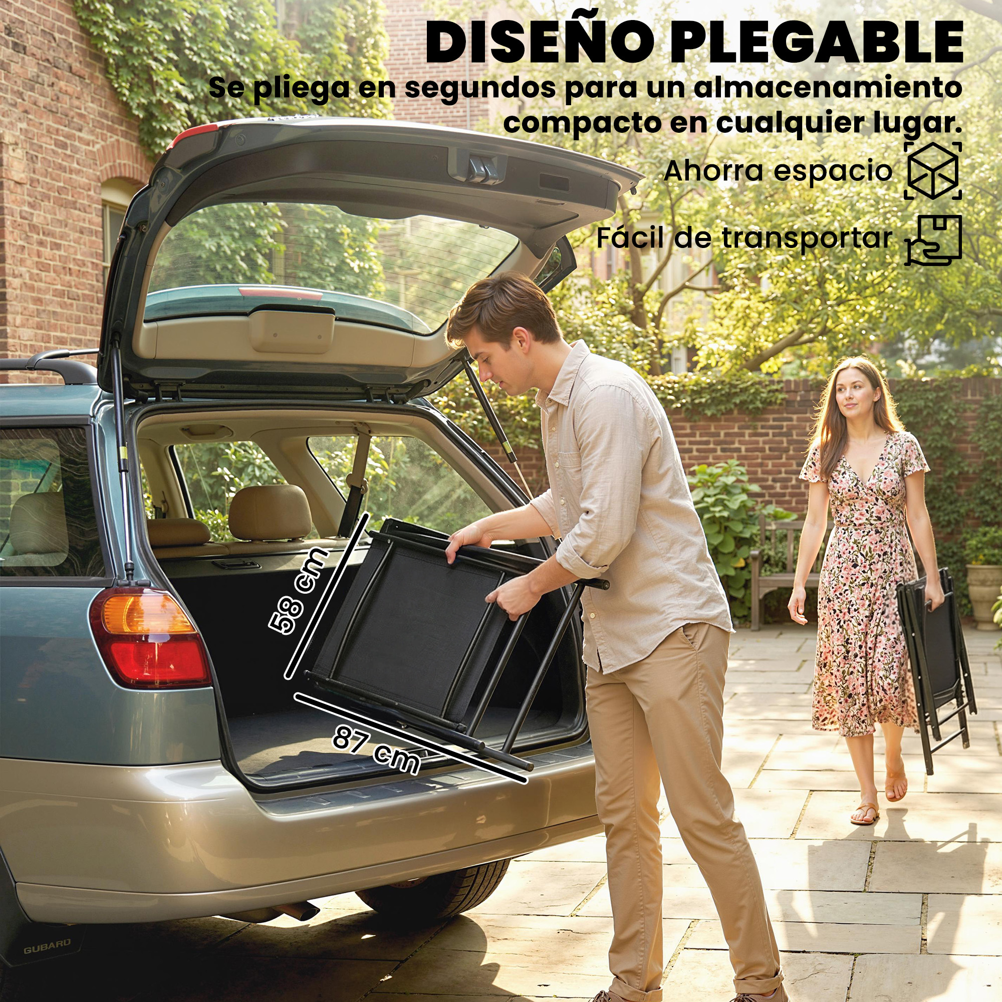 Hombre carga silla plegable negra en coche. Mujer camina con silla.