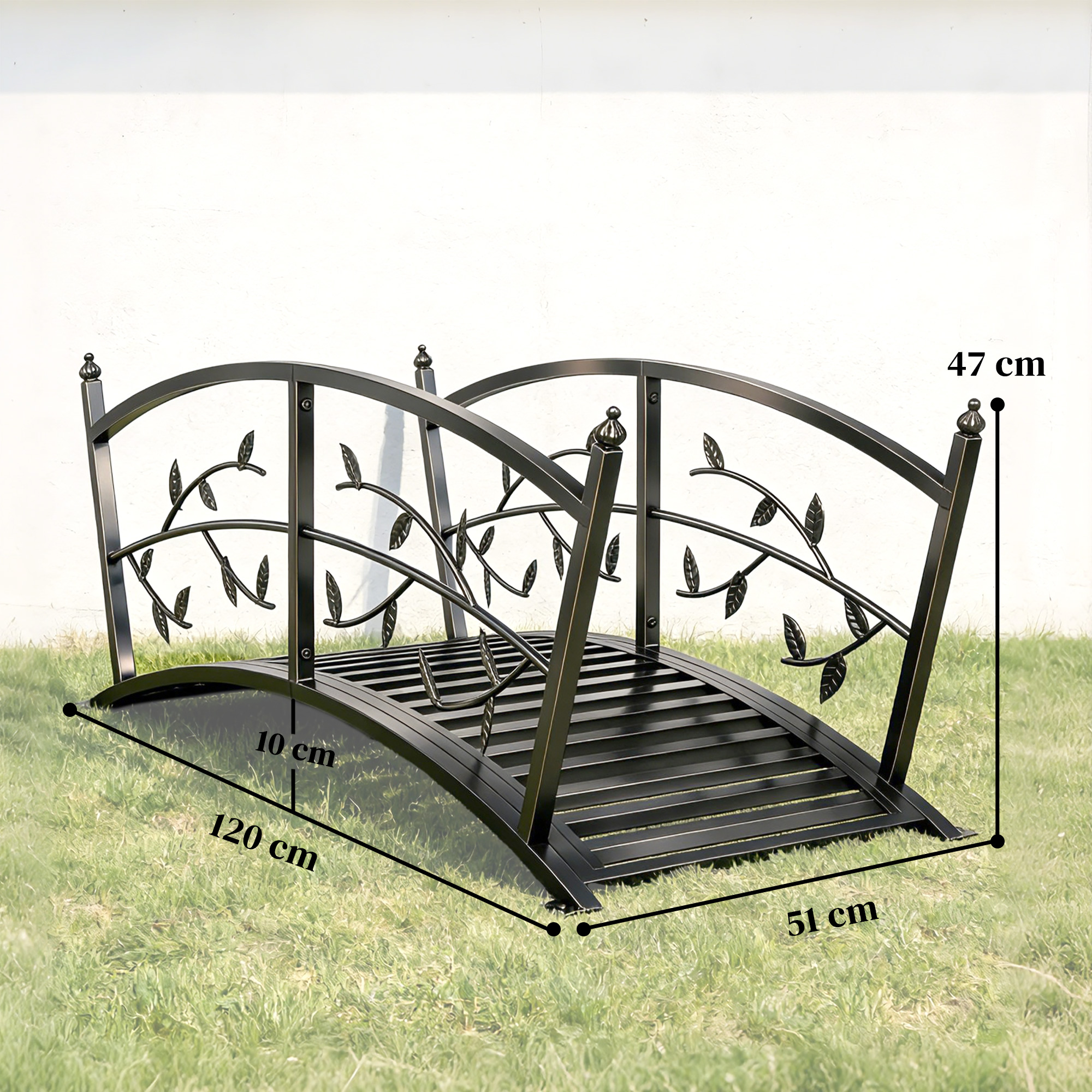 Puente metálico negro con decoración de hojas. L: 120cm, An: 51cm, Al: 47cm.