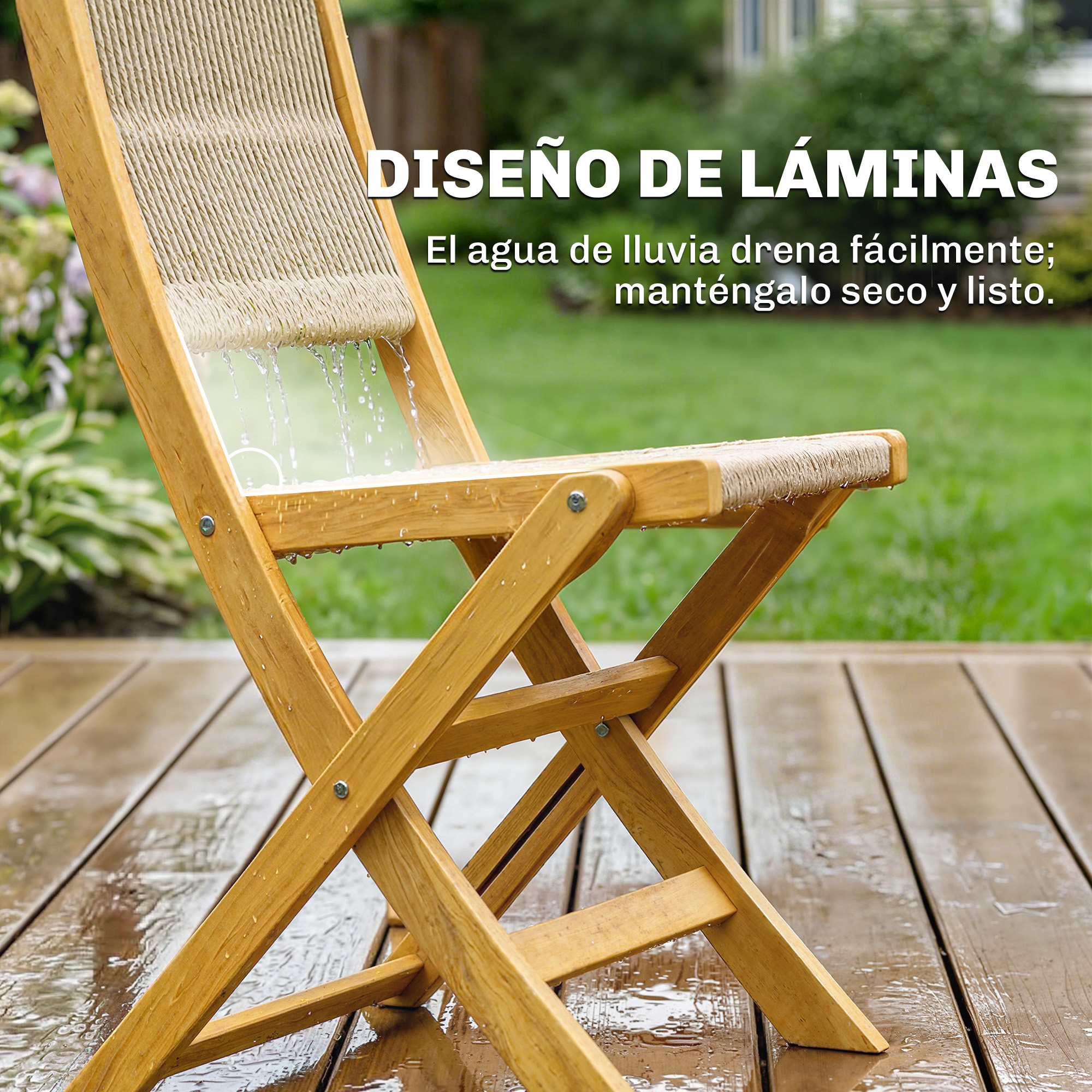 Una silla de madera con asiento de cuerda en una terraza mojada, cae lluvia.