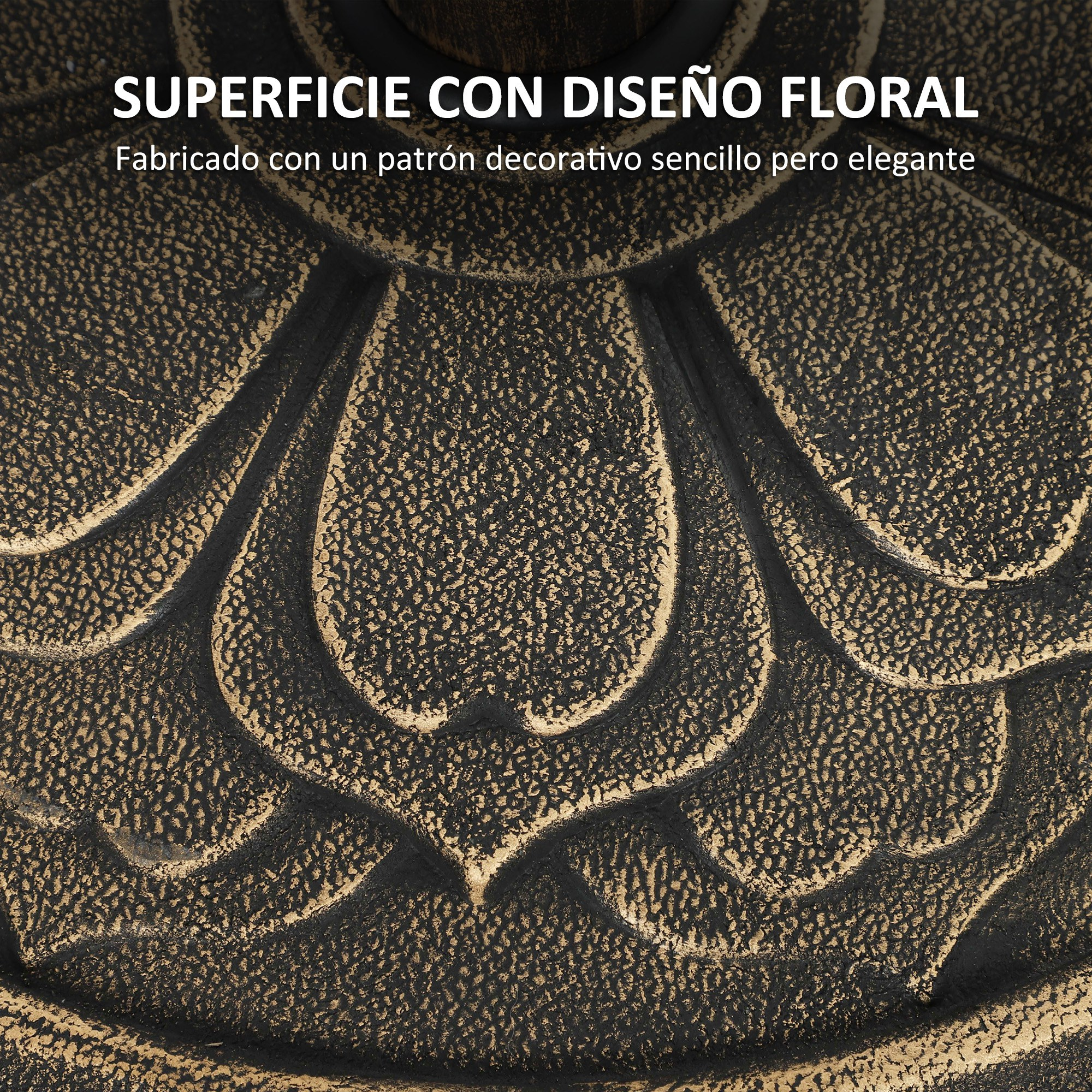 Primer plano de metal negro con un patrón floral en dorado.