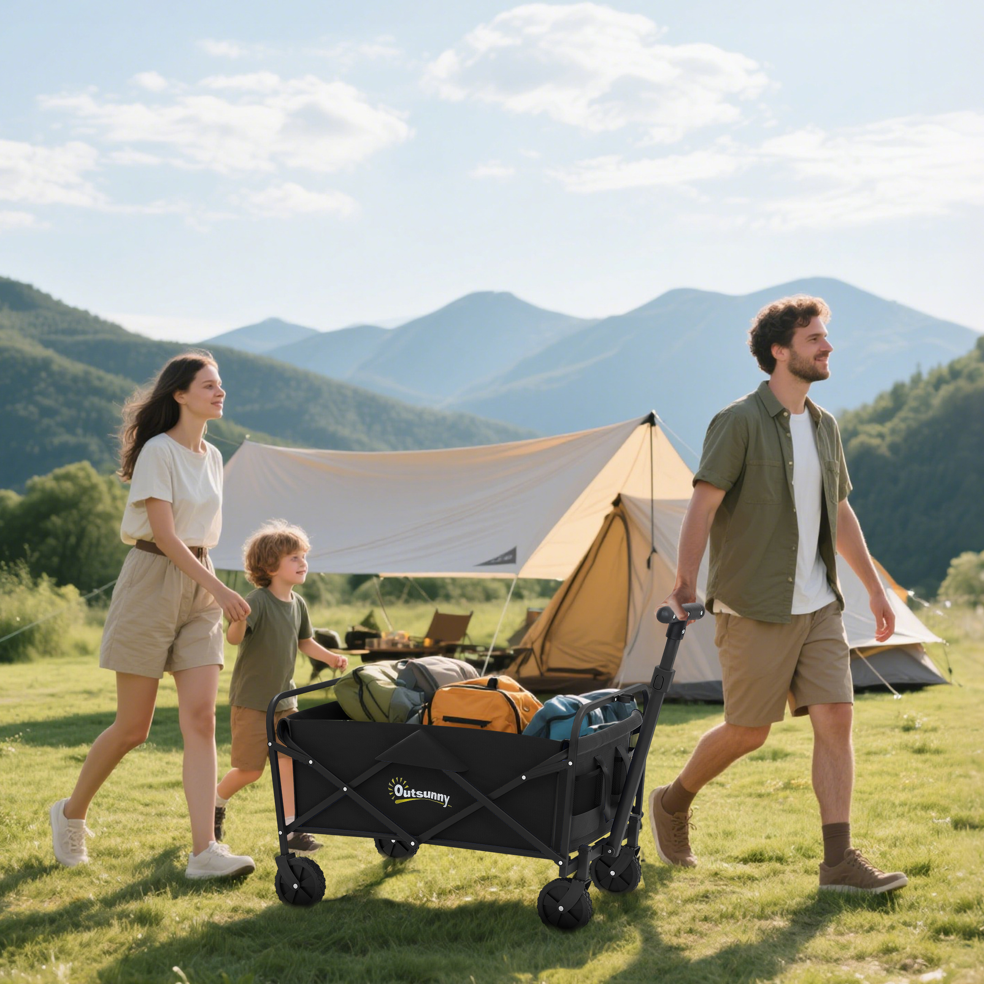 Famiglia con carrello all'aperto, montagne e tende sullo sfondo.