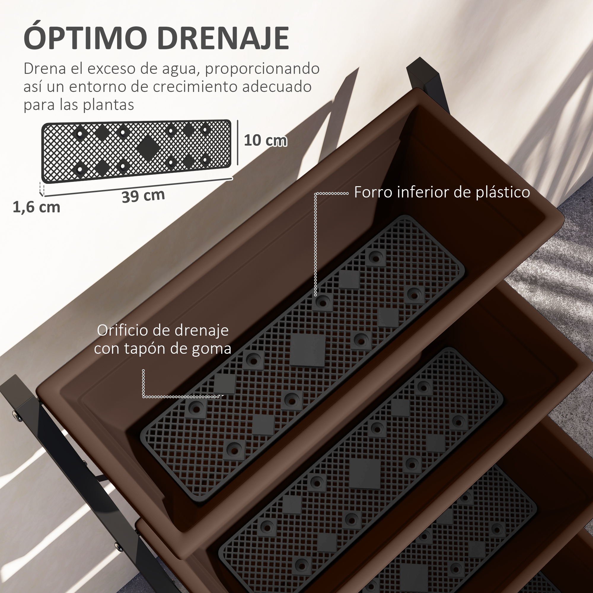 Macetas marrones con insertos de drenaje negros y medidas.
