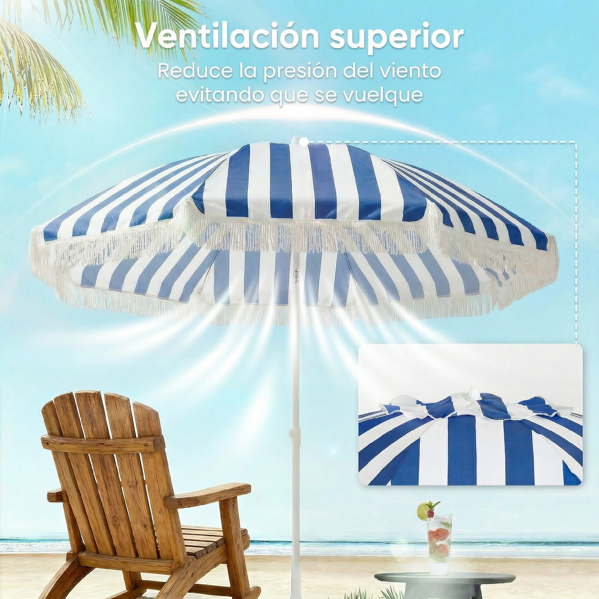 Una sombrilla de playa a rayas con flecos se alza en la arena junto a una silla de madera.