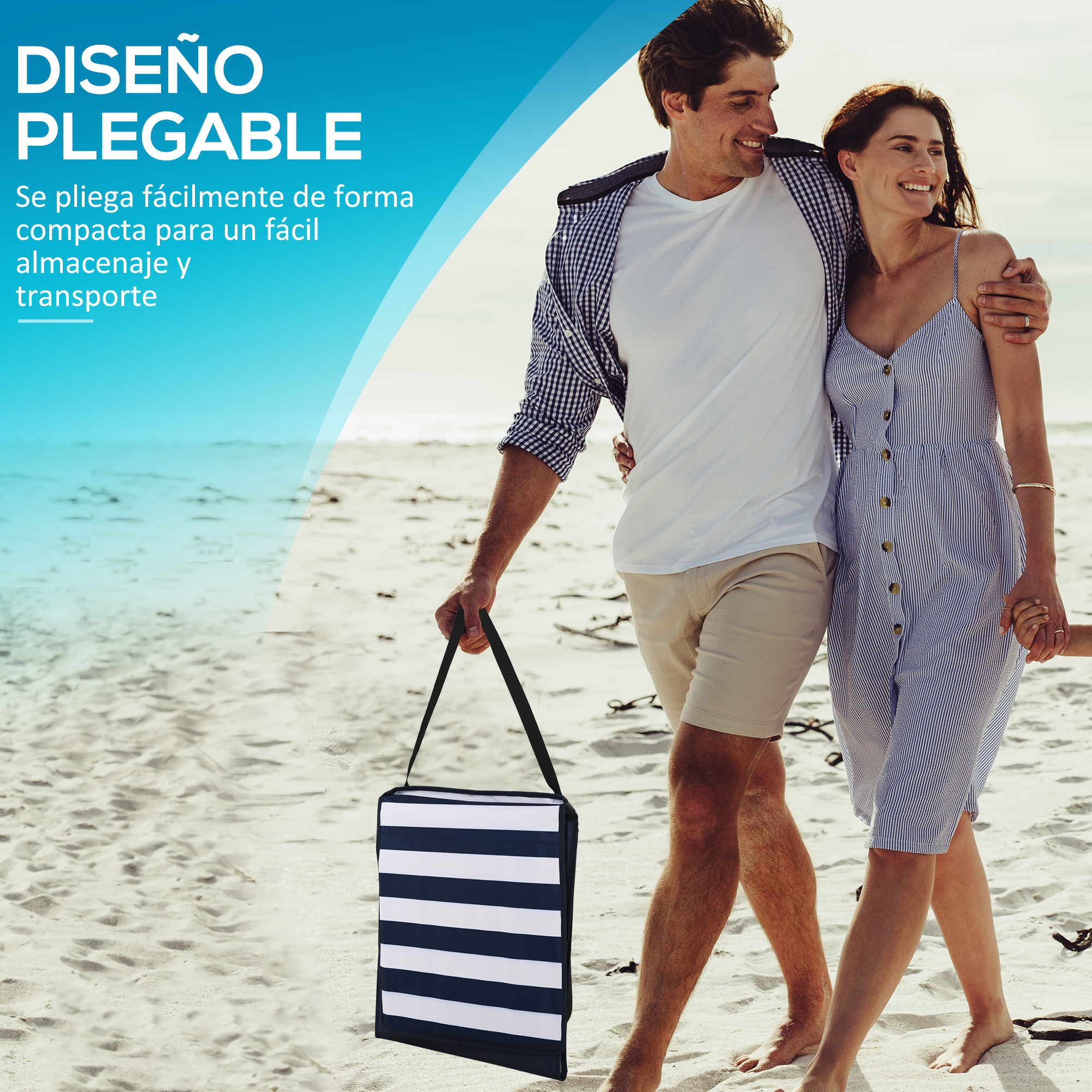 Un hombre y una mujer caminan por la playa; él lleva una bolsa de rayas.
