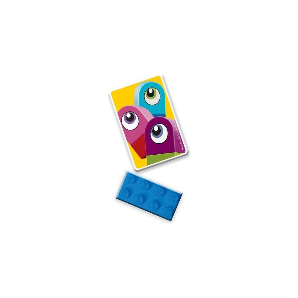 Mavi Lego tuğla ve üç renkli karakterli çıkartma.