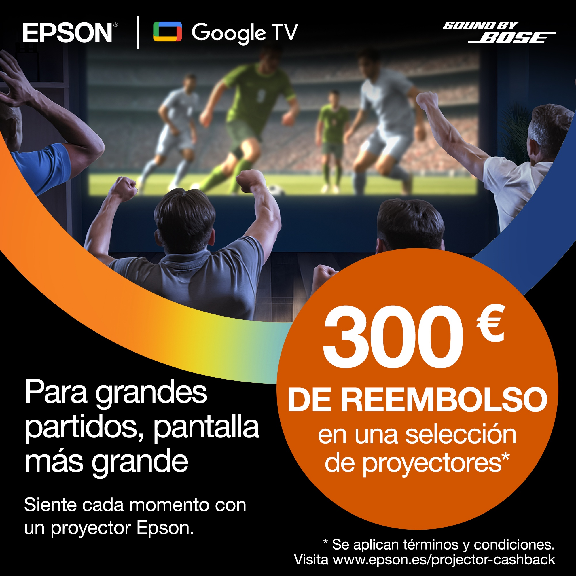 Des gens regardent du football sur grand écran. Epson fait la promotion de 300€ de remboursement.