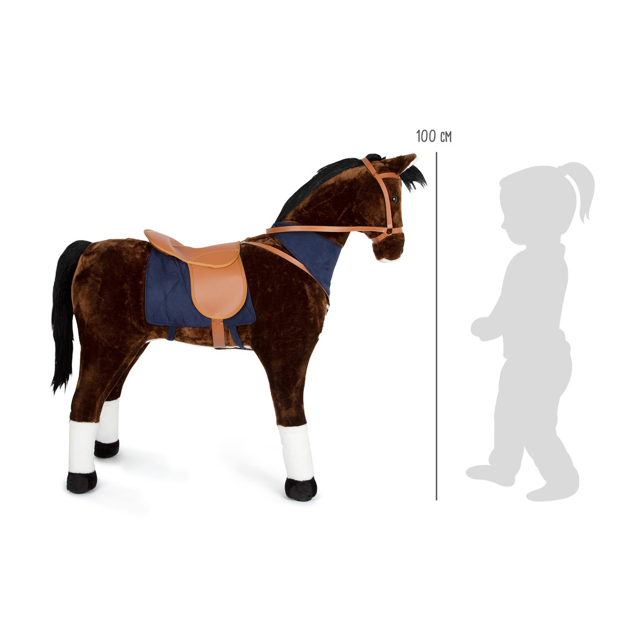 Ein braunes Plüschpferd mit Sattel und blauem Satteltuch neben einer Kinderschablone (100 cm).