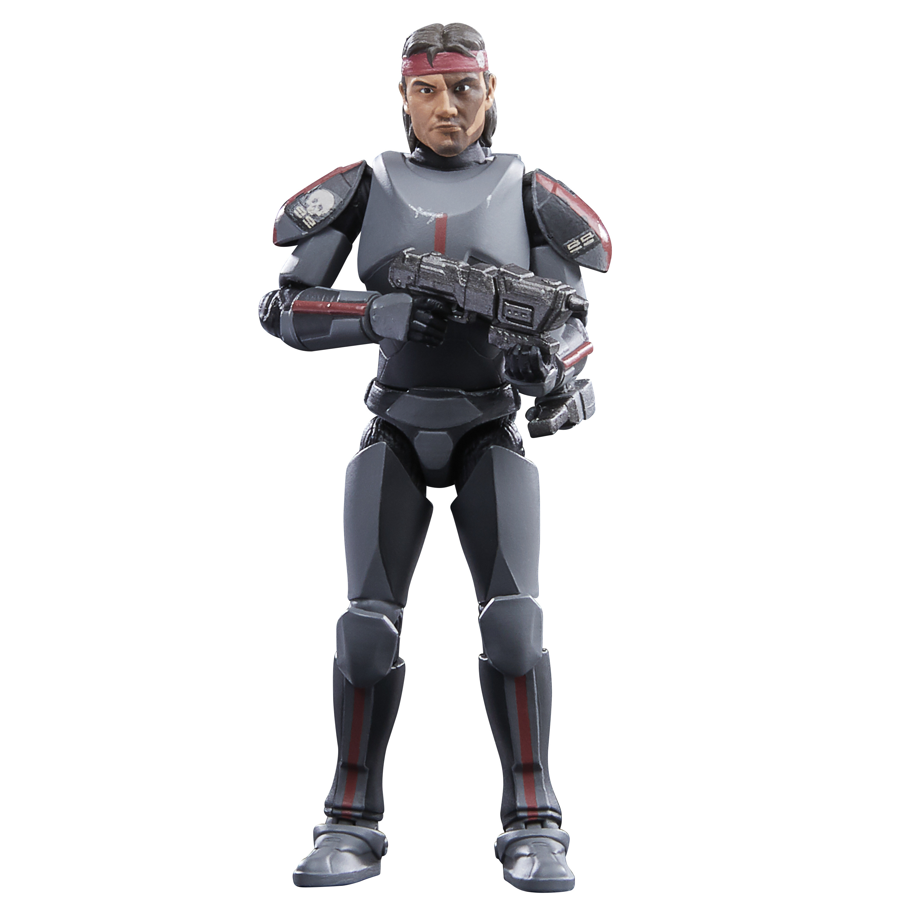 Figura in armatura grigio-nera con bandana rossa tiene un'arma. Sfondo bianco.