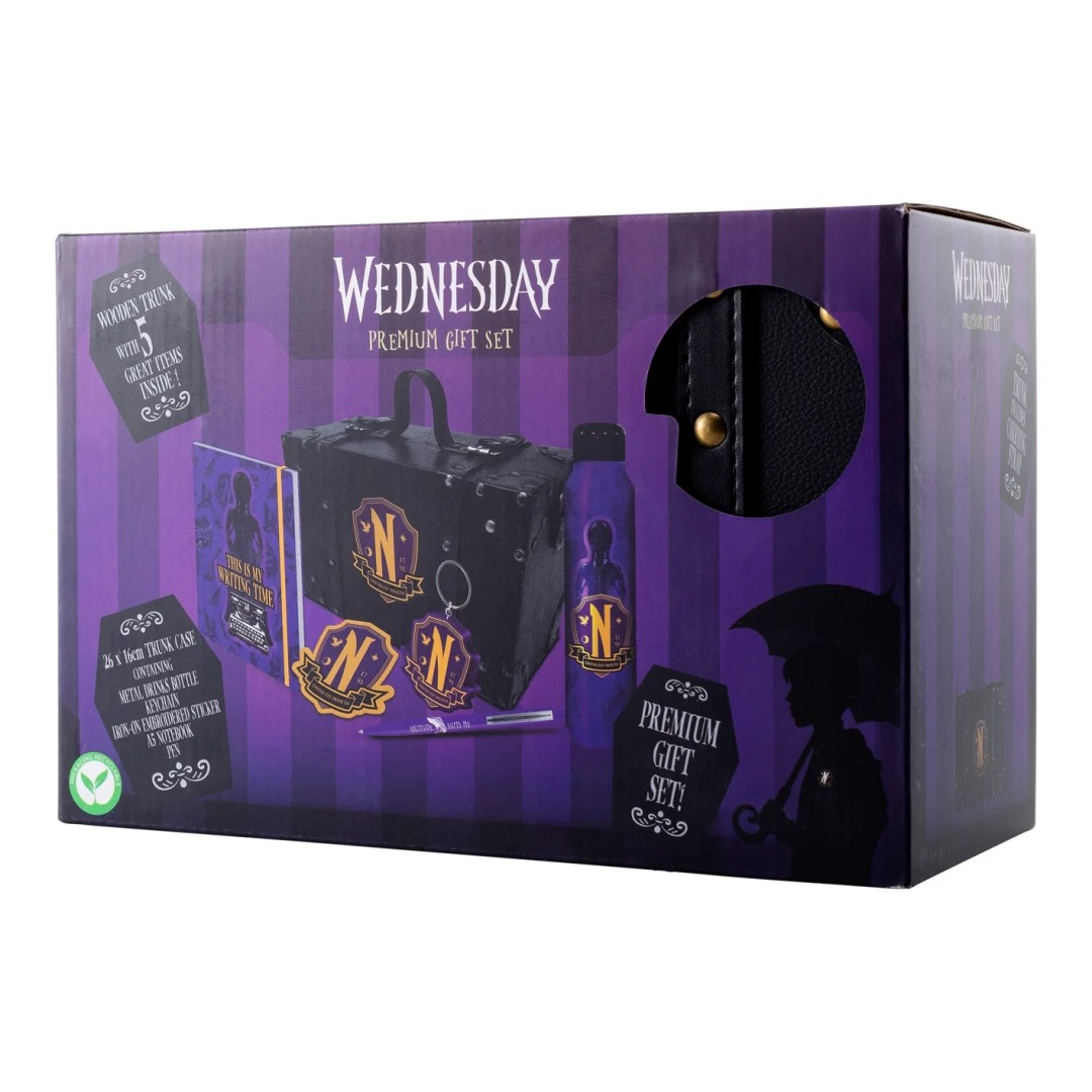 Zestaw prezentowy premium Wednesday z kufrem, notatnikiem, butelką, breloczkami i długopisem.