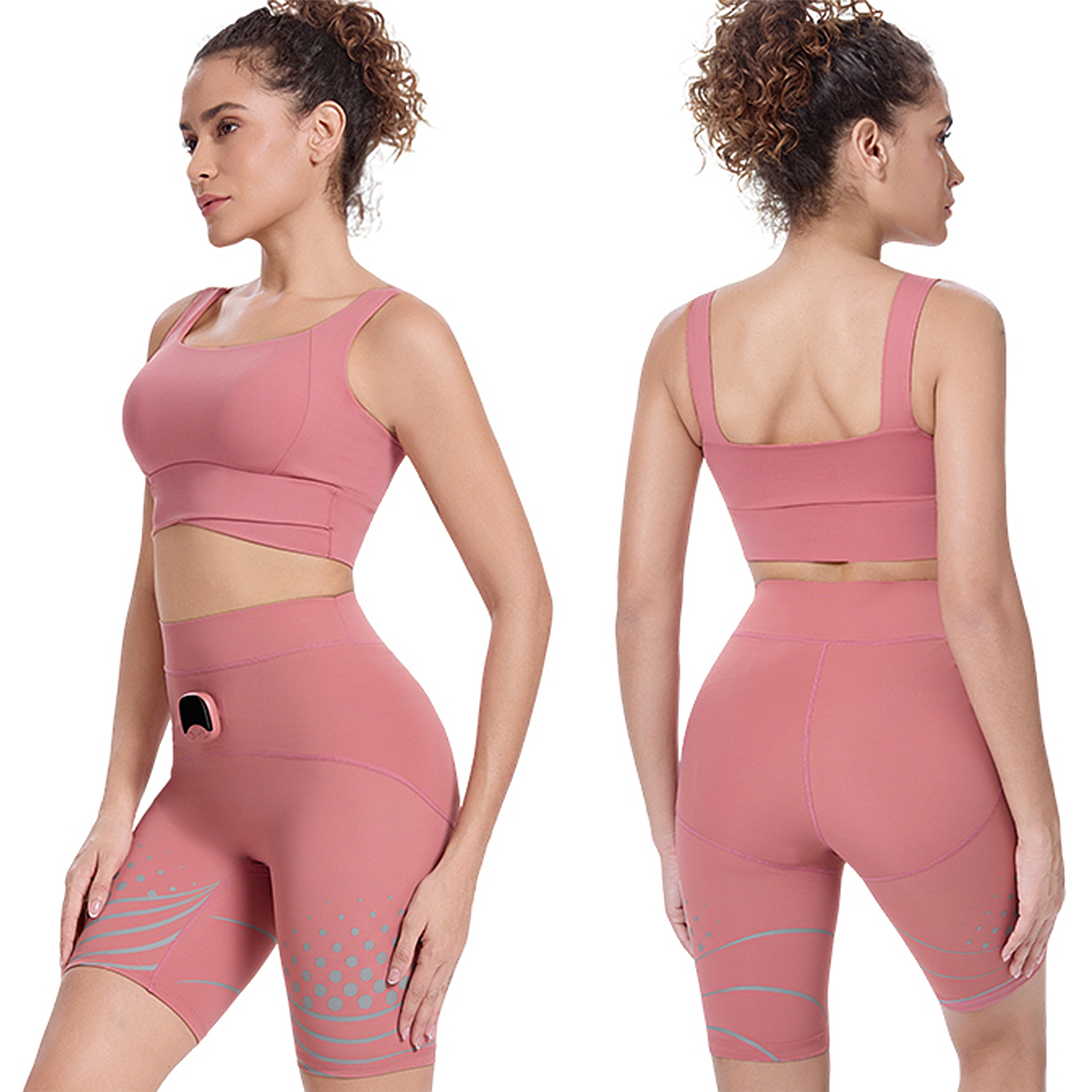 Vista frontale e posteriore di una donna in reggiseno sportivo e pantaloncini rosa con motivi a onde e pois.