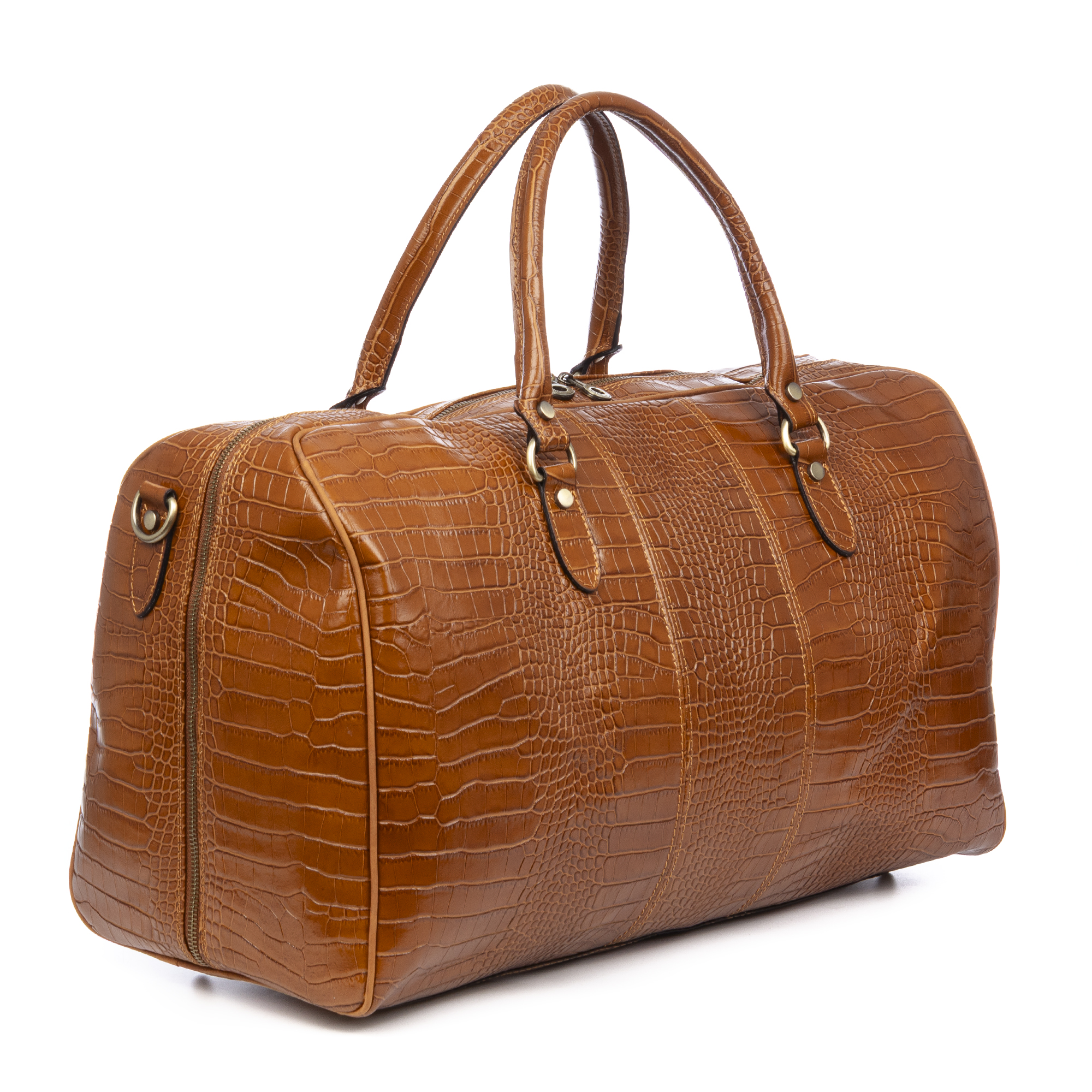Una borsa da viaggio in pelle marrone stampata coccodrillo con doppi manici e zip.