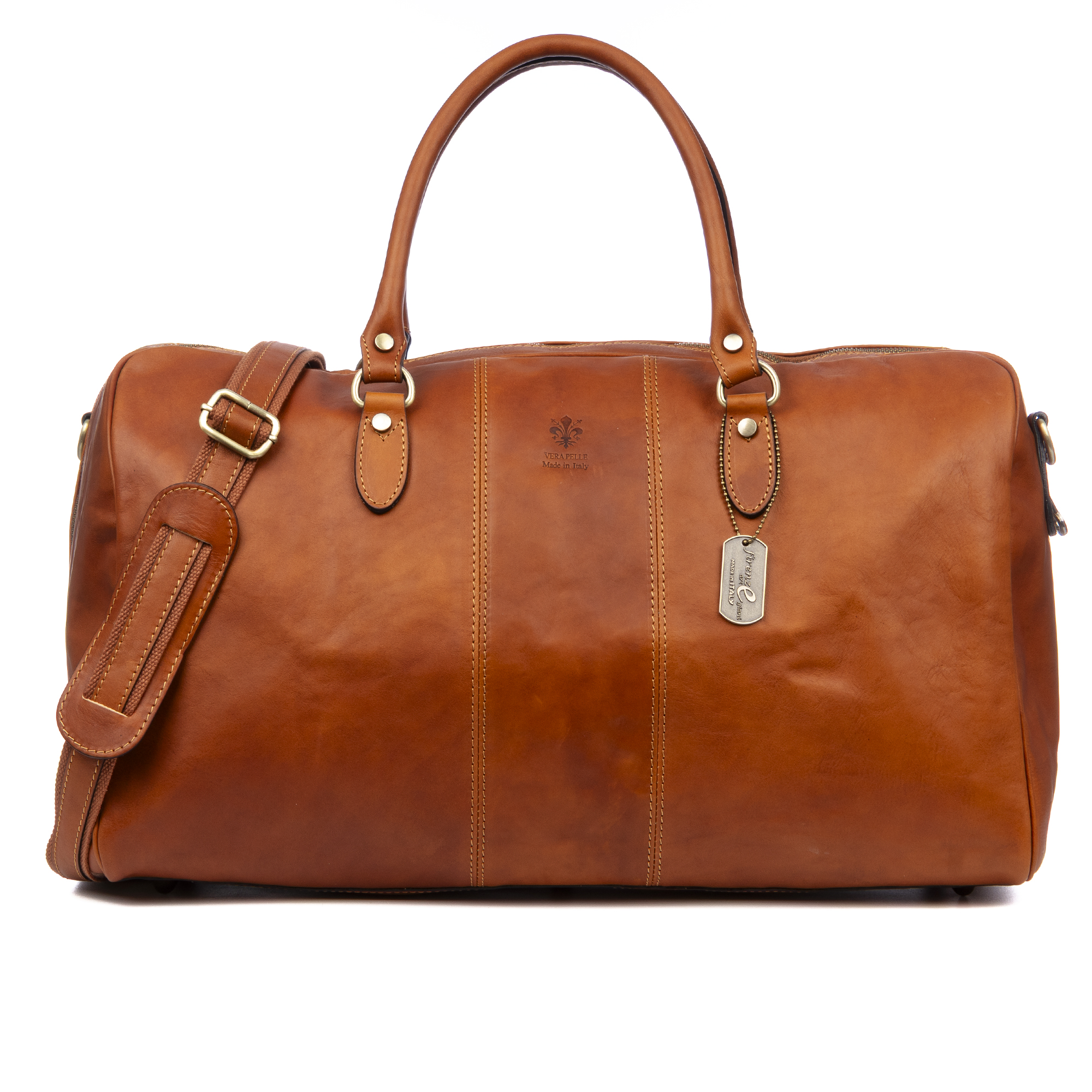 Una borsa da viaggio in pelle marrone con manici, tracolla e ferramenta metallica.