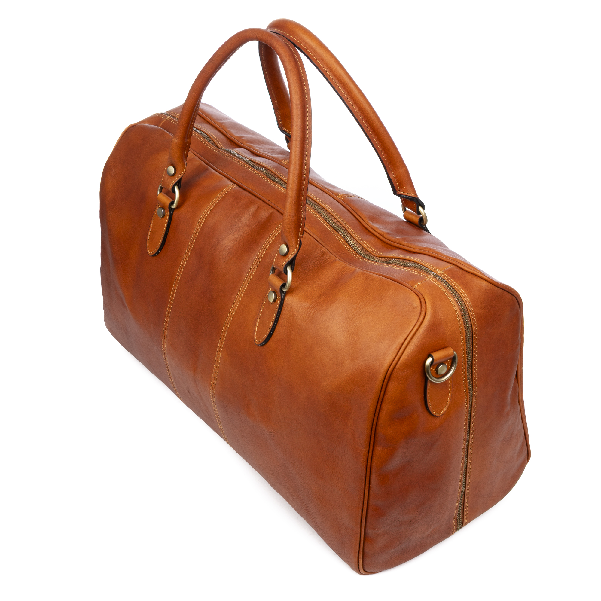 Una borsa da viaggio in pelle marrone con cerniere e manici.