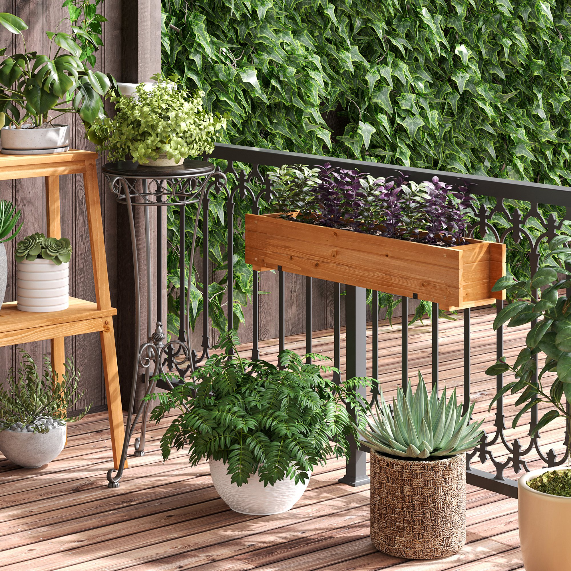 Un balcón con muchas plantas, cubierta de madera y enredaderas.
