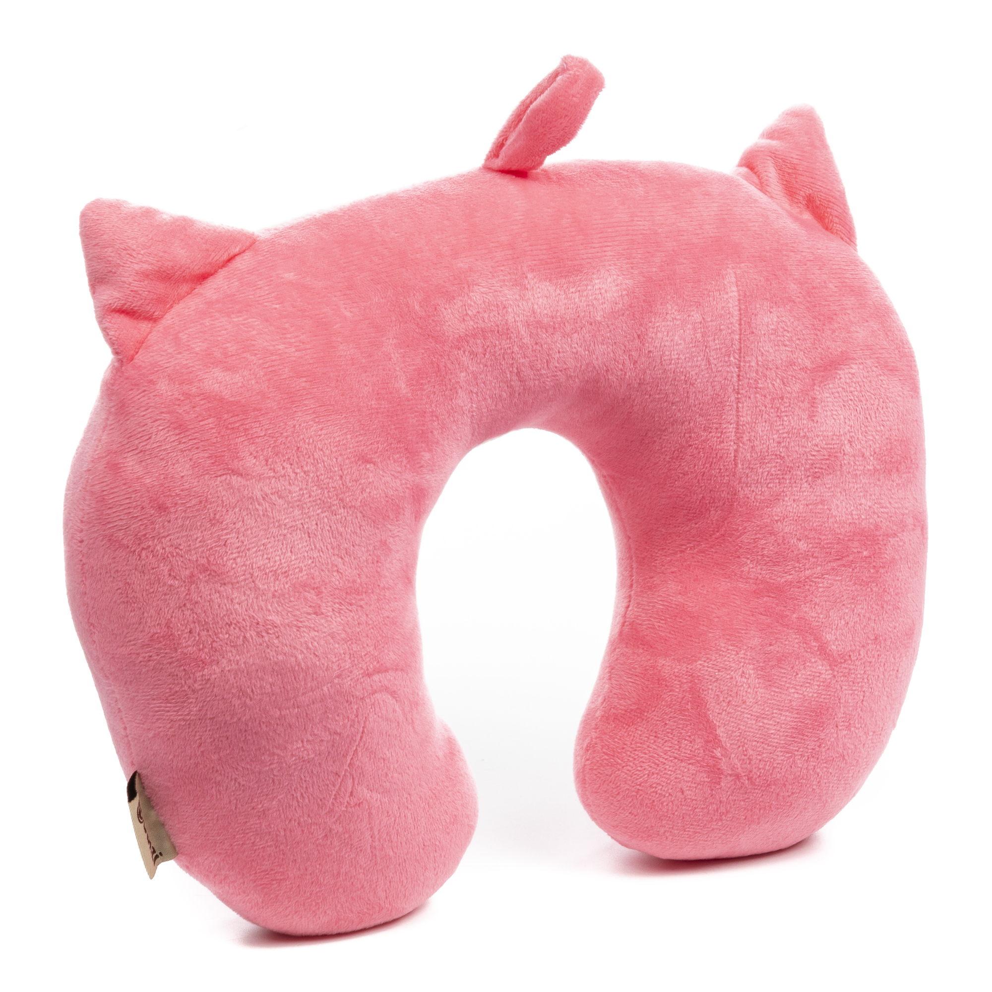 Un cuscino da viaggio rosa in peluche con orecchie da gatto e un piccolo cartellino su sfondo bianco.