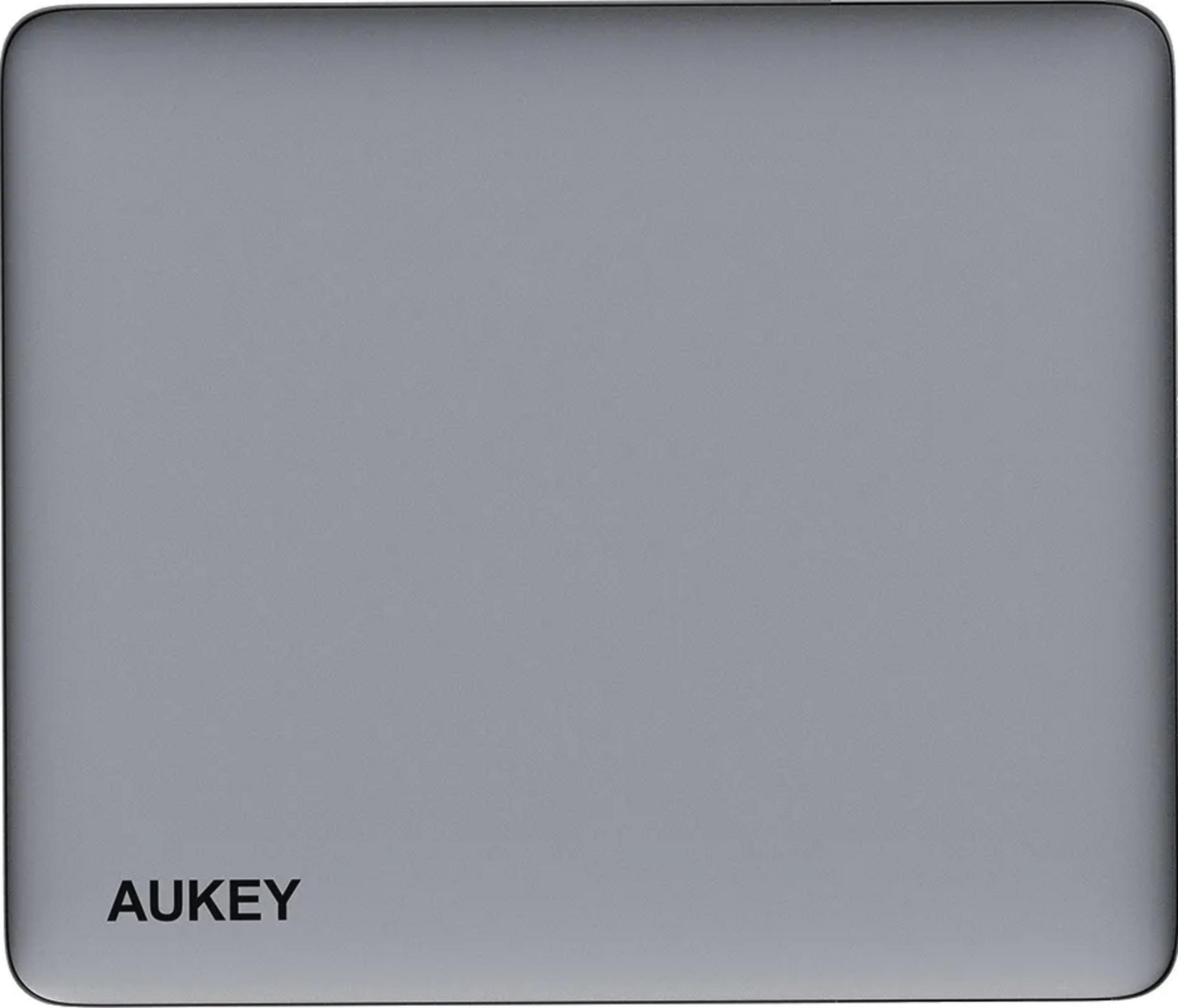 Dispositivo AUKEY grigio con angoli arrotondati e logo nero.