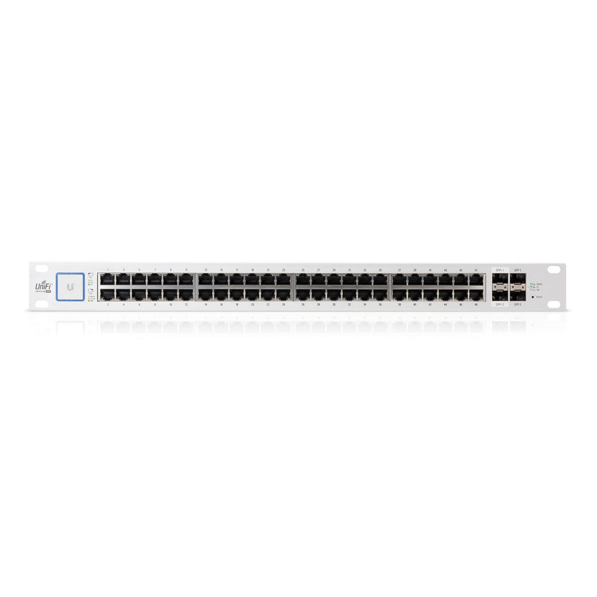 Uno switch UniFi bianco con 48 porte Ethernet e 2 porte SFP su sfondo bianco.