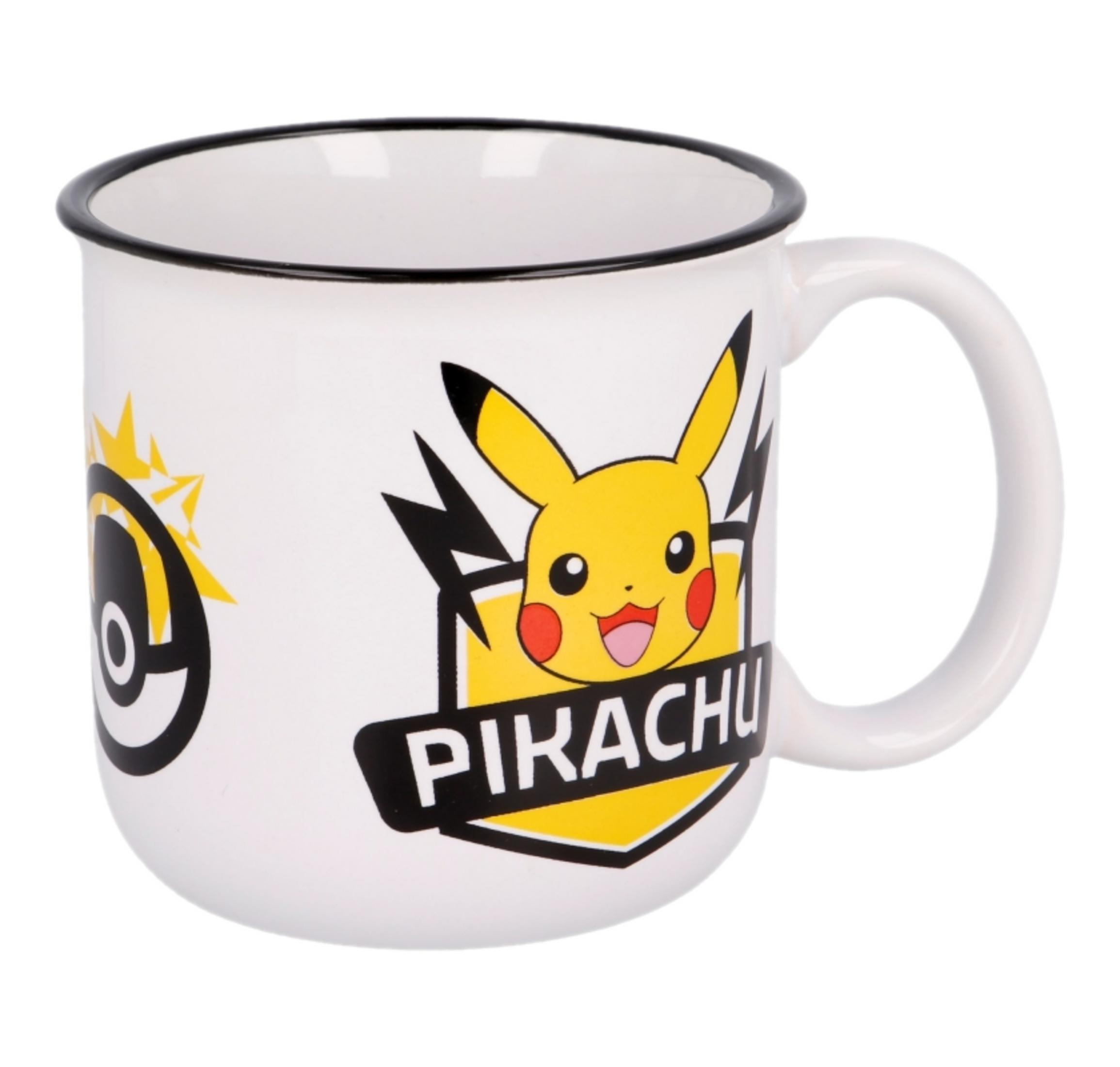 Weiße Tasse mit Pikachu-Aufdruck und schwarzem Rand.