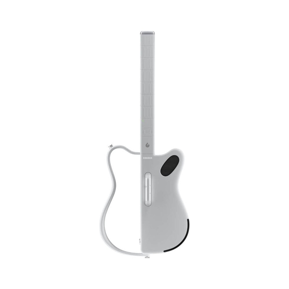 Klavyesi ve hoparlör ızgarası olan beyaz bir gitar.