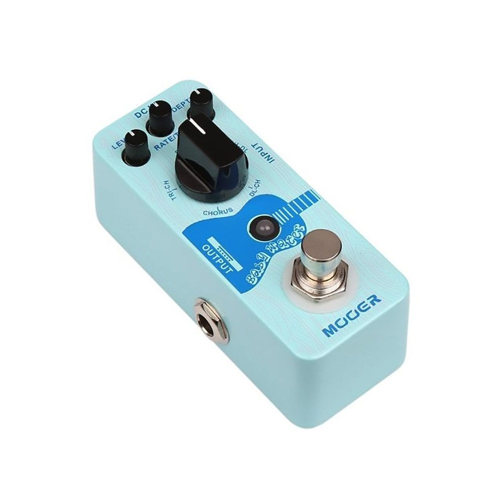 Düğmeler ve kontrolleri olan açık mavi bir MOOER "Baby Waters" gitar efekt pedalı.