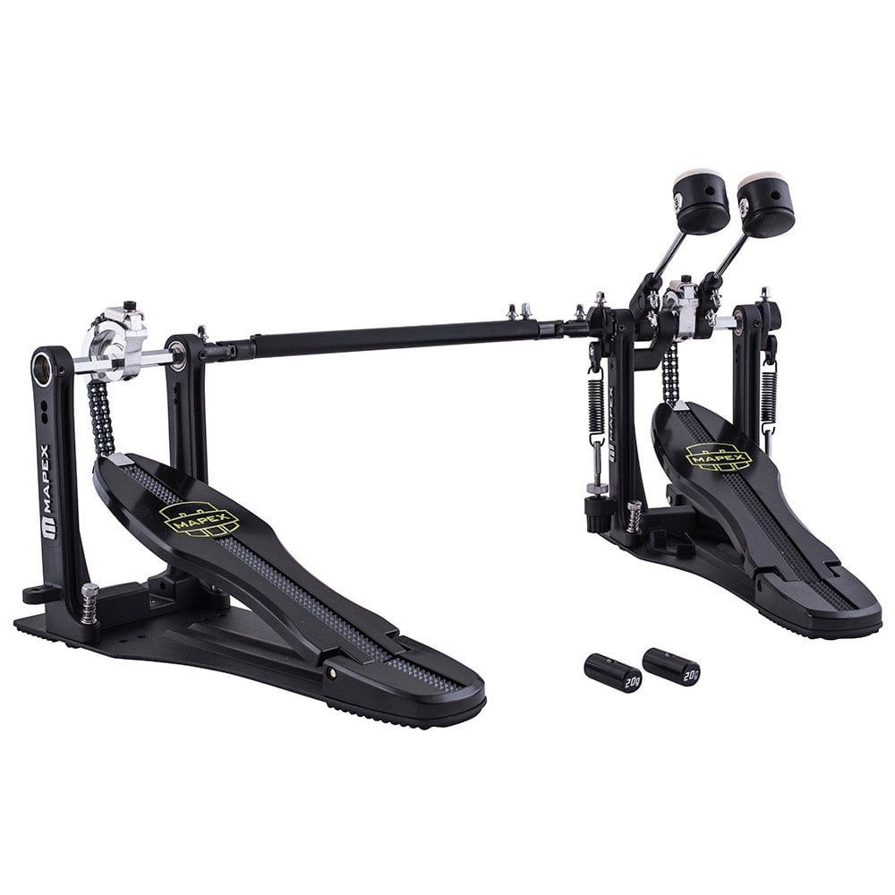 Gümüş aksanlı siyah Mapex çift bas davul pedalları, çift tokmaklı.
