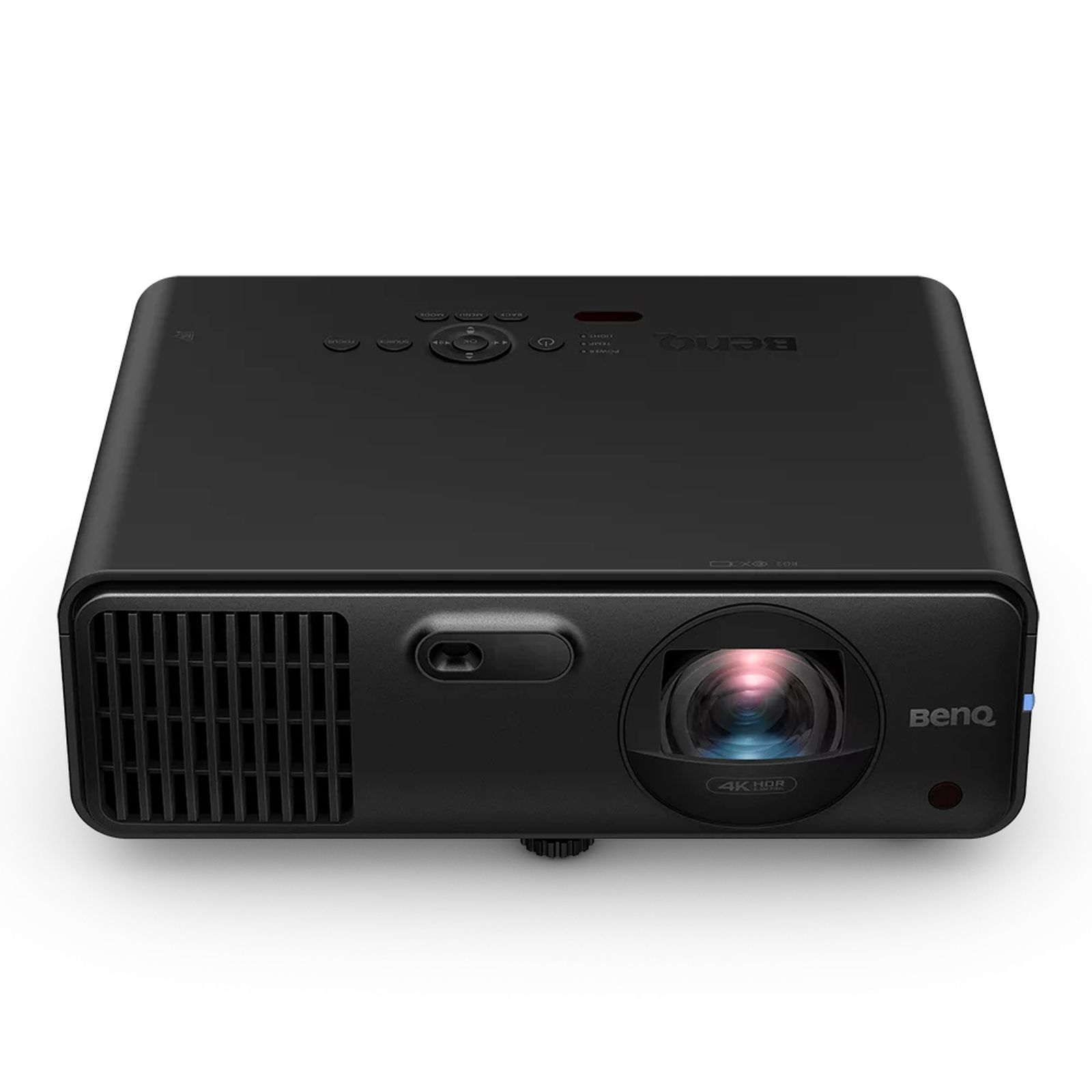 Ein schwarzer BenQ 4K HDR Projektor mit Lüftungsschlitzen und Linse.