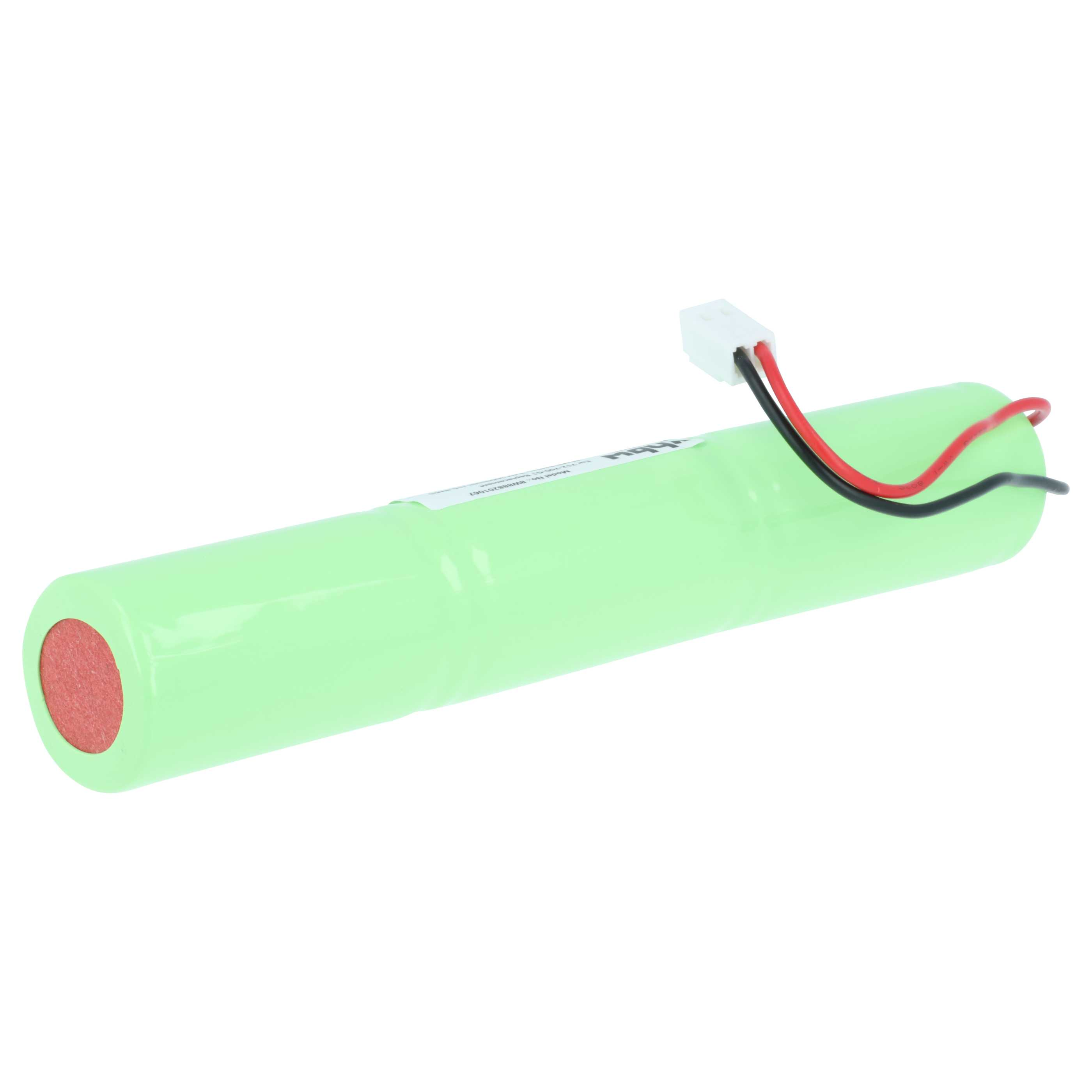 Eine grüne Batterie mit roten und schwarzen Kabeln an einem weißen Stecker.
