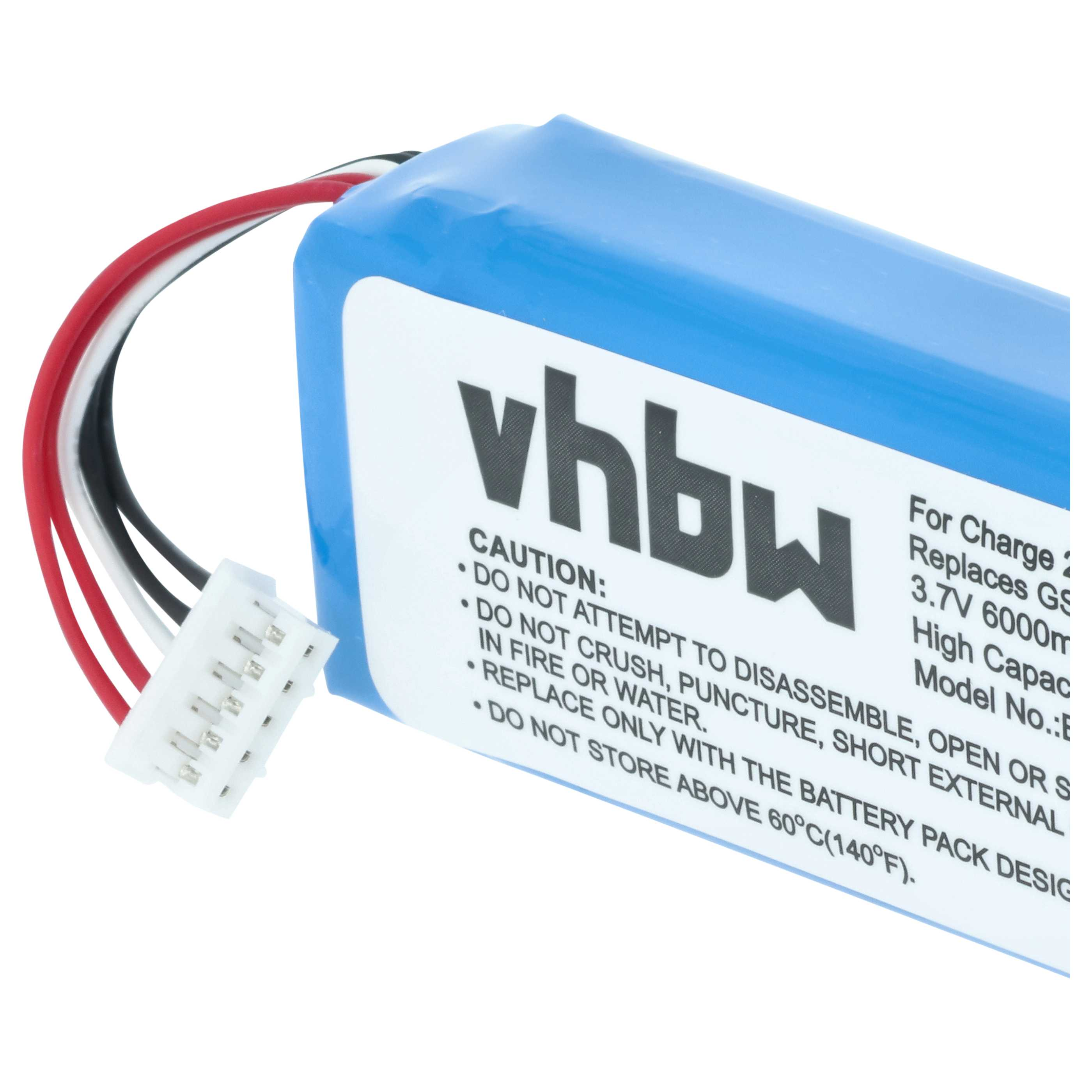 Ein blauer Akku mit Kabeln und einem weißen Stecker. Warnhinweise sind aufgedruckt.
