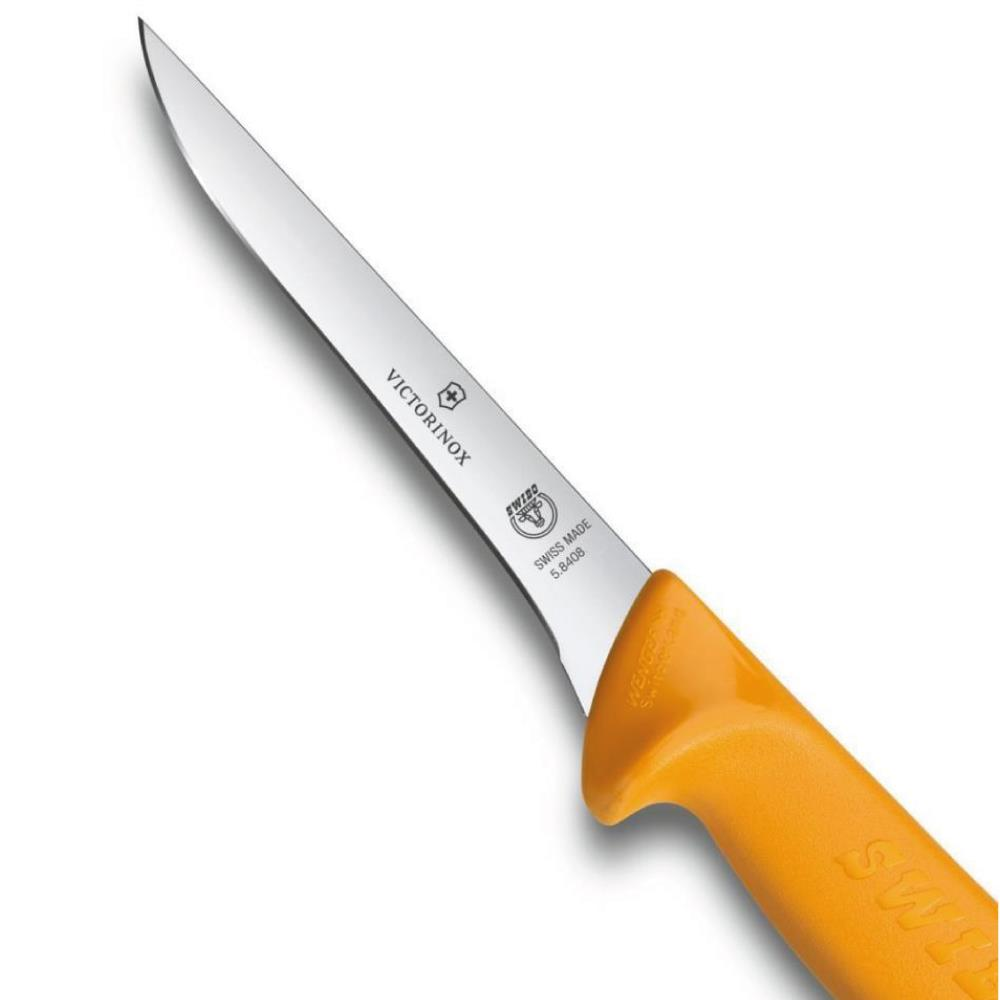 Keskin gümüş bıçaklı ve turuncu saplı bir Victorinox bıçağı.
