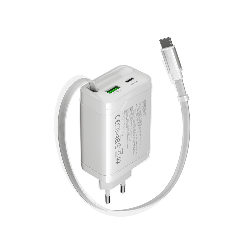 Caricatore USB-C bianco con cavo bianco e porta USB-A.