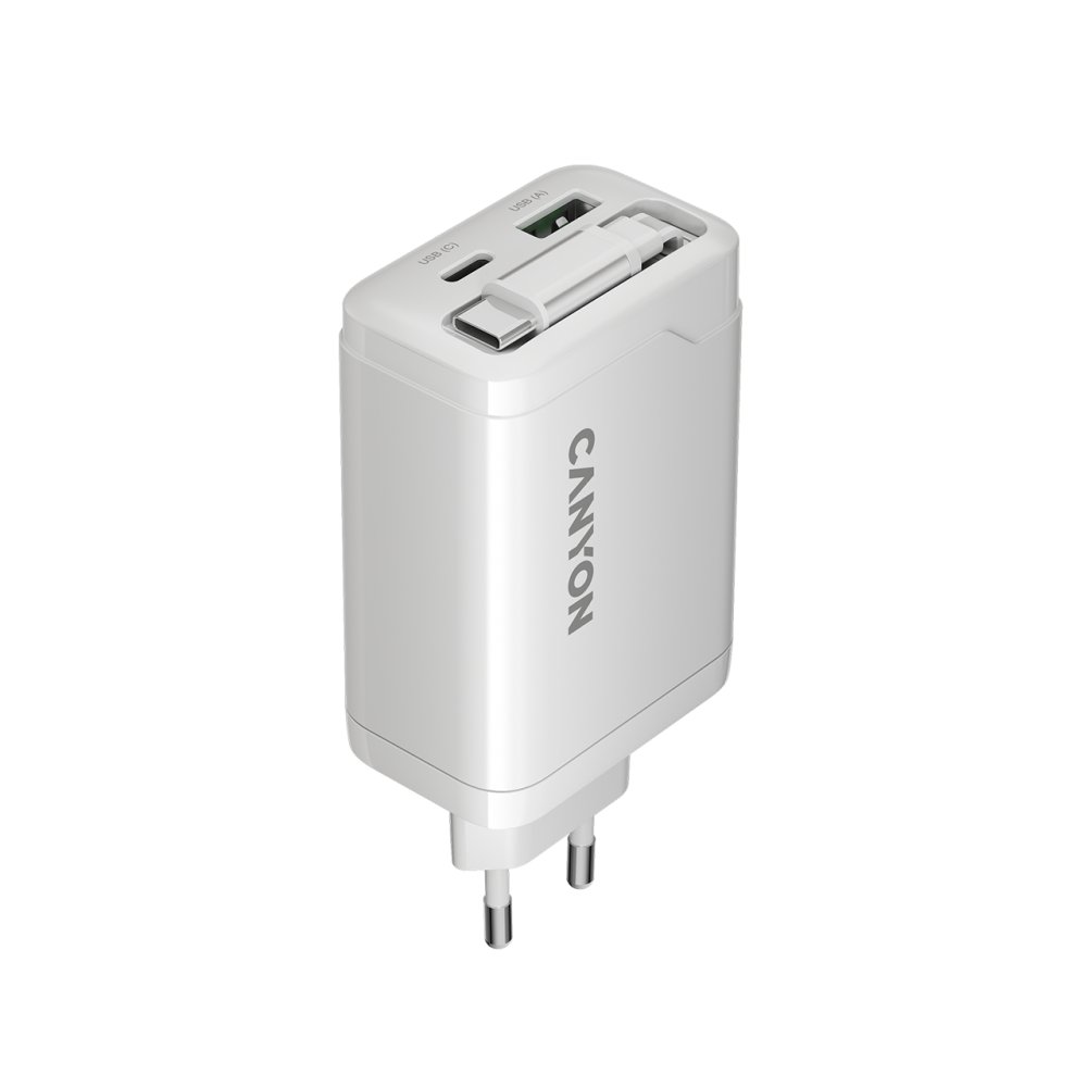 Un adattatore da viaggio bianco Canyon con porte USB-A, USB-C e spina retrattile.
