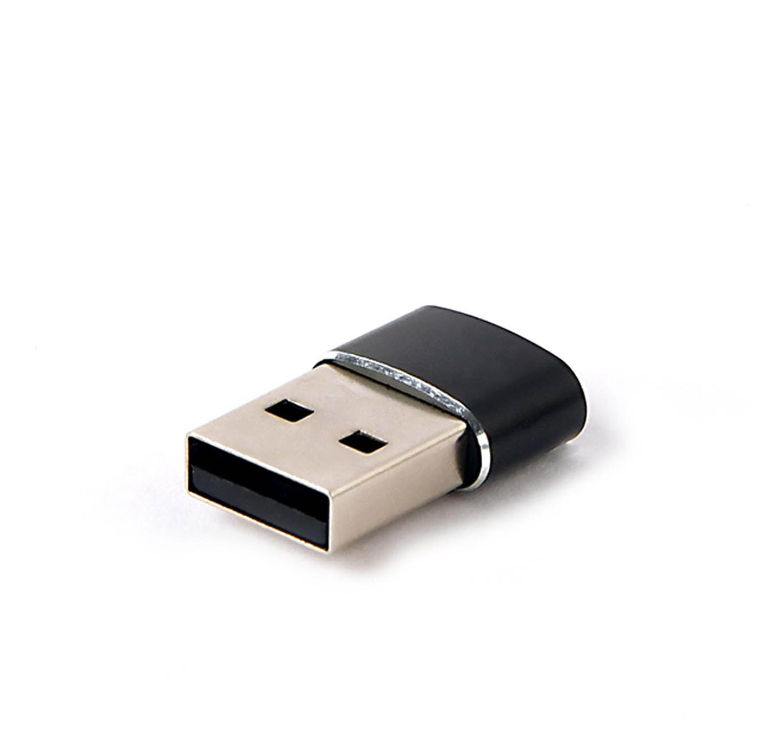 Ein kleiner schwarzer USB-Adapter mit silbernem Rand, auf weißem Hintergrund.